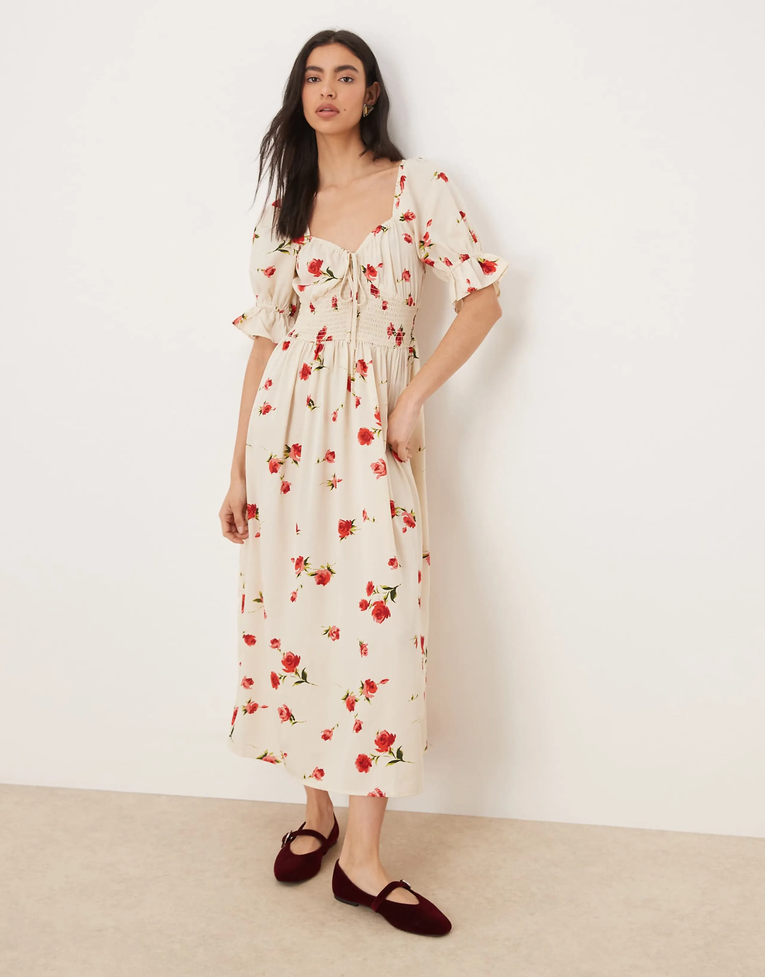 Wednesday's Girl short sleeve floaty midaxi dress in delicate floral print