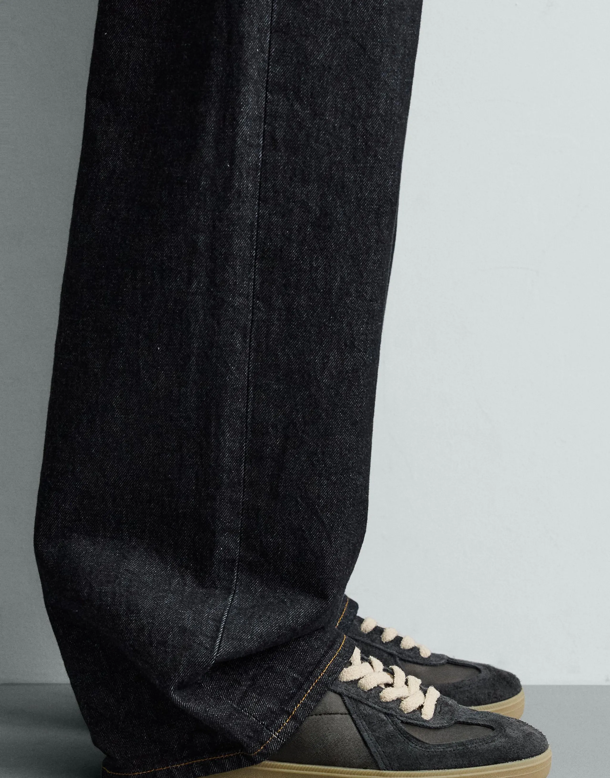 RETRO STYLE TRAINERS
