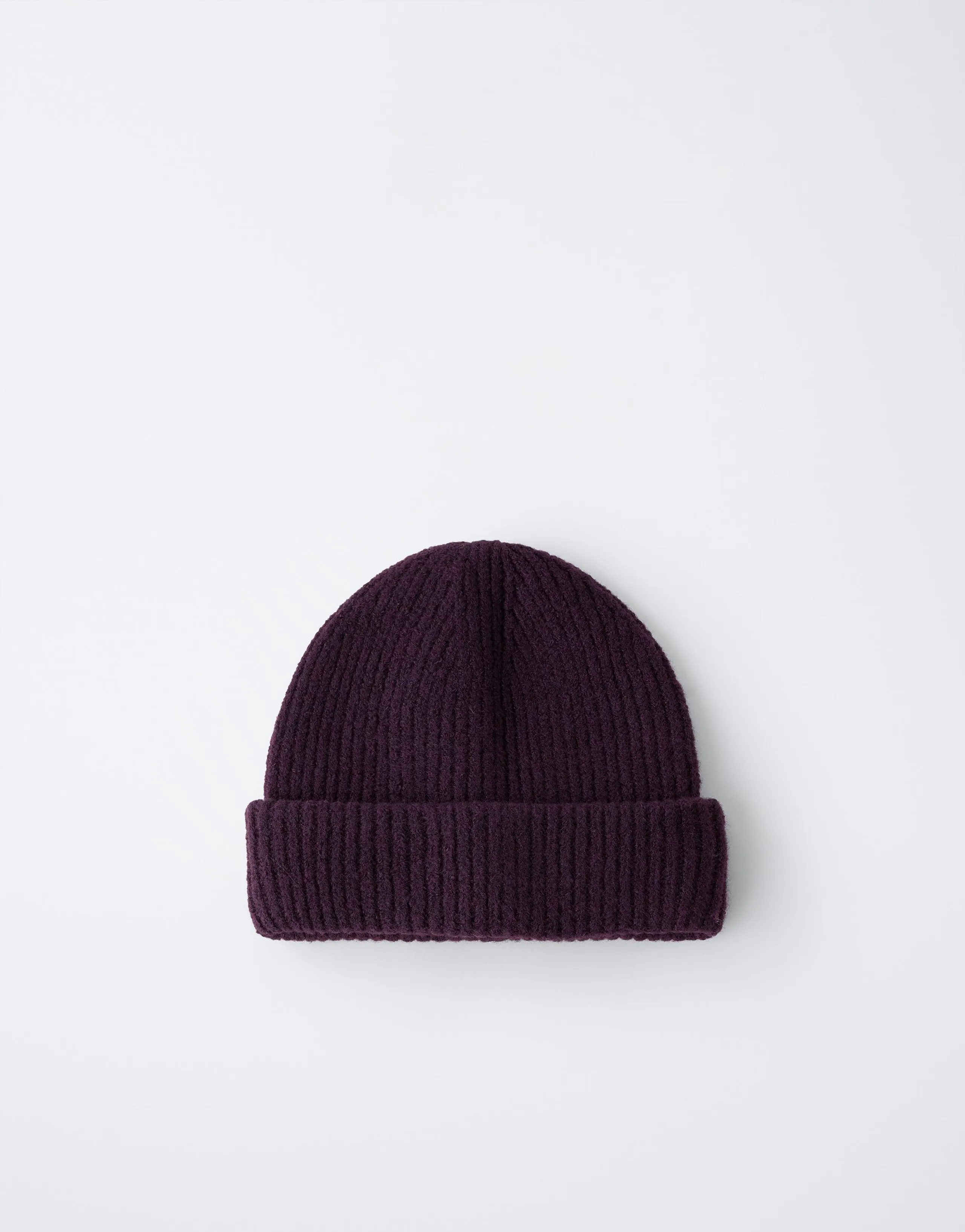 RIBBED KNIT BEANIE