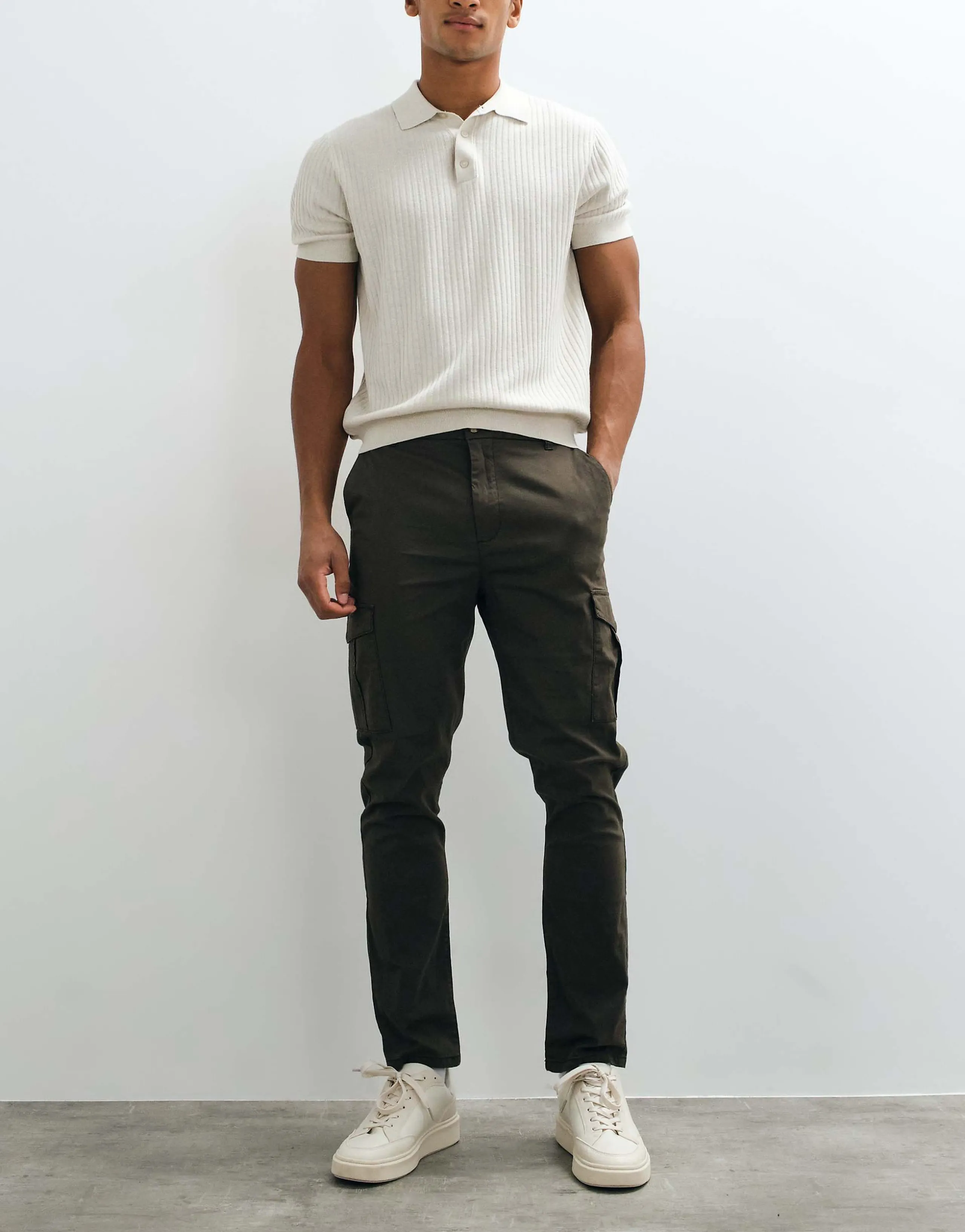 Brave Soul cotton-blend twill cargo chinos in khaki green