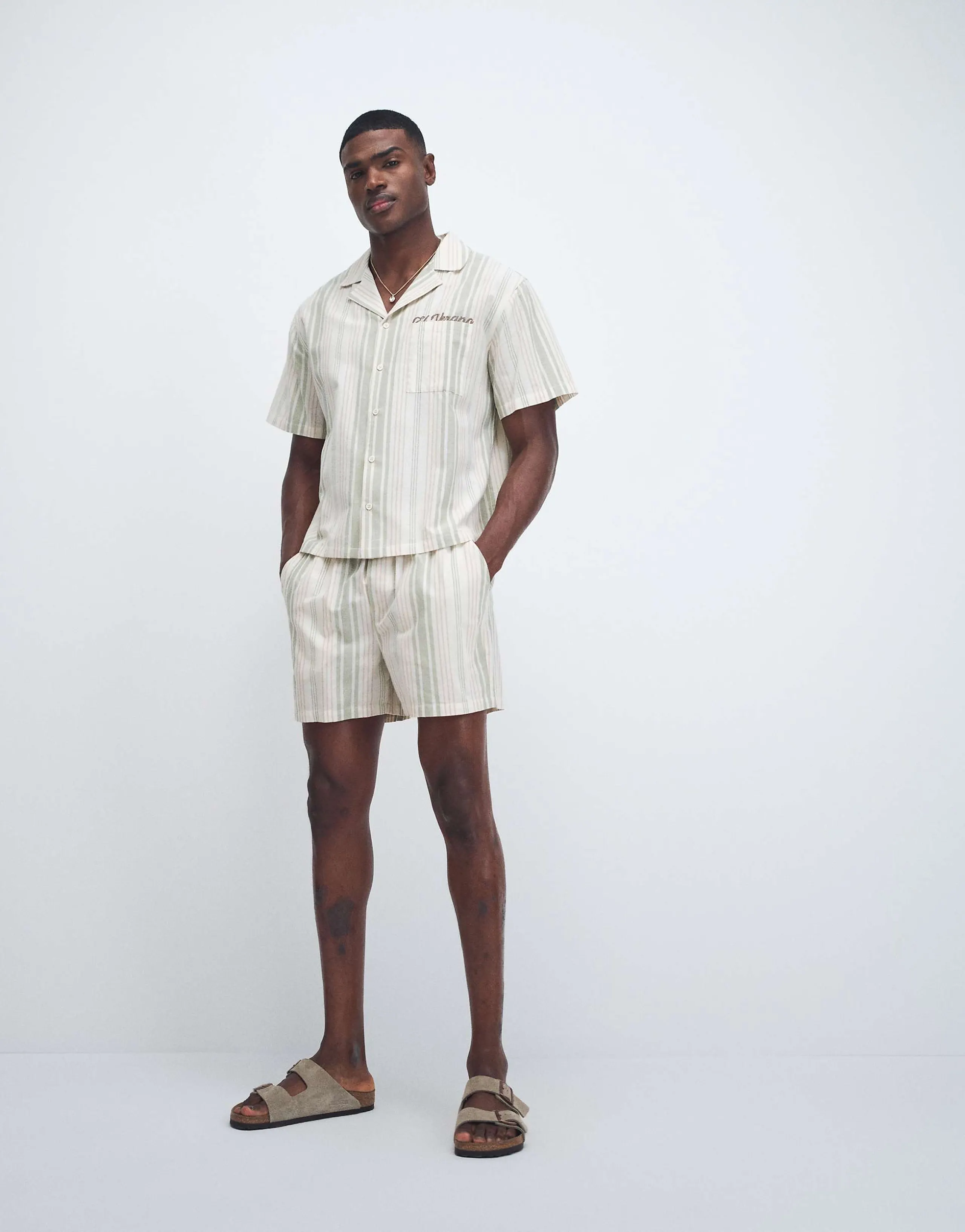 Aray beach shorts in beige khaki stripe