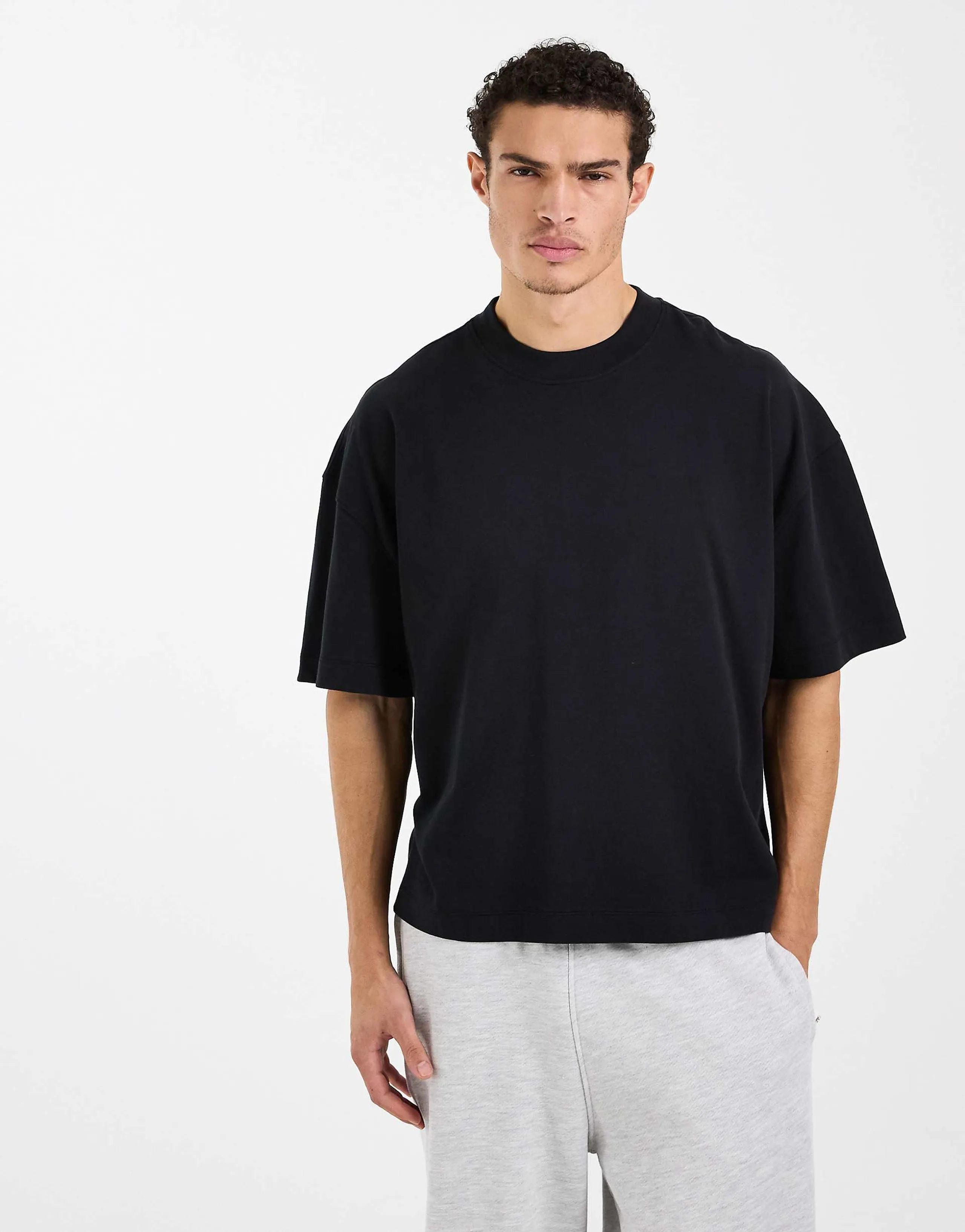 4505 heavyweight cotton boxy oversized drop shoulder T-shirt with quick dry finish in black