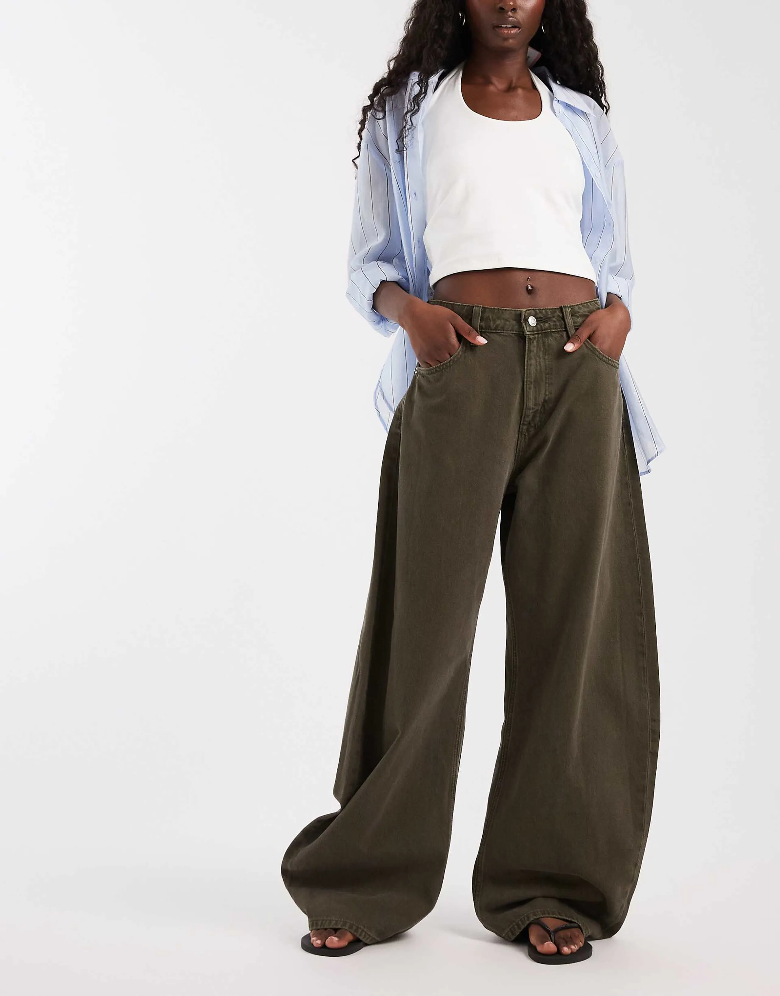 ASOS DESIGN Bow Barrel Jeans in khaki