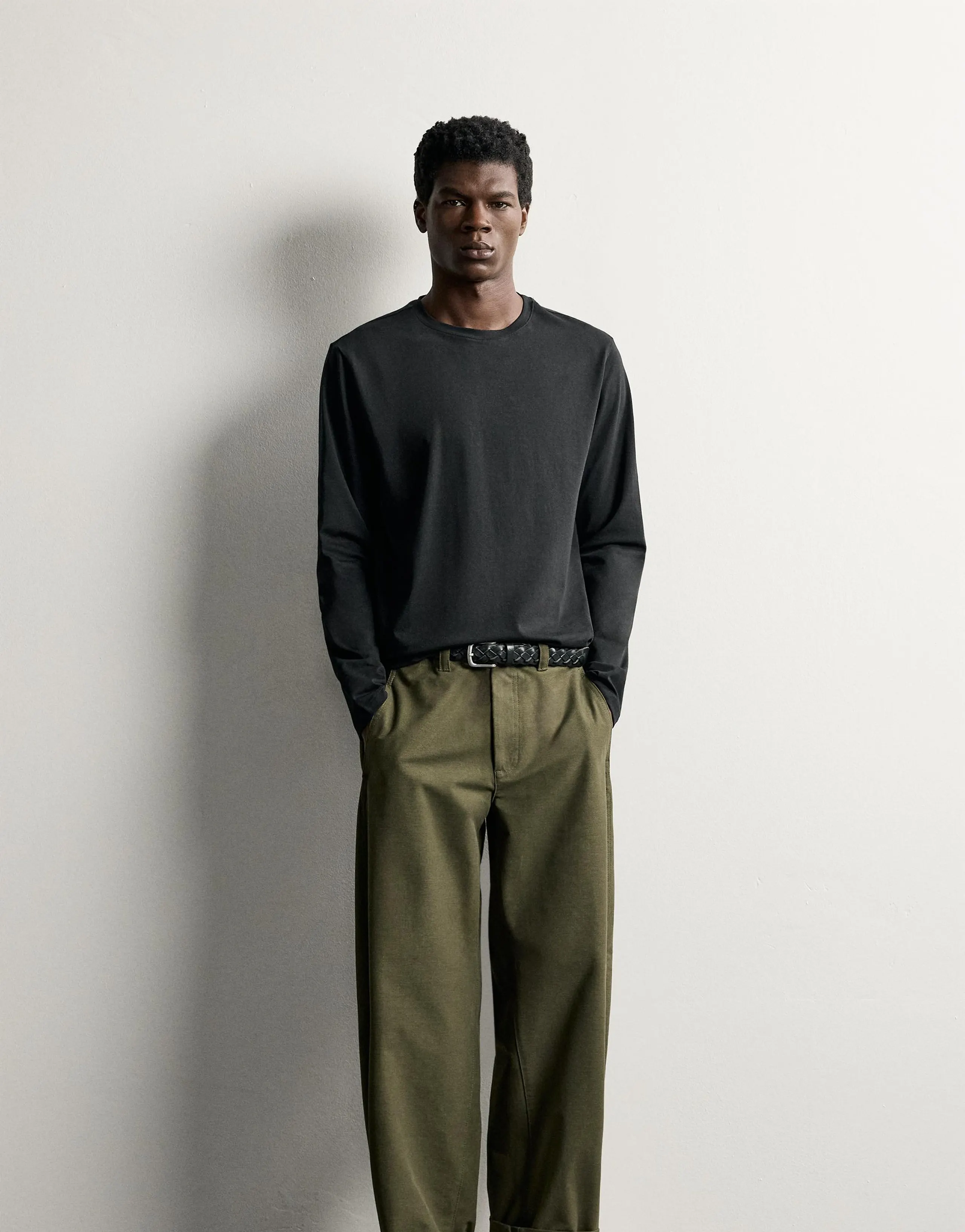 BASIC LONG SLEEVE SLIM FIT T-SHIRT