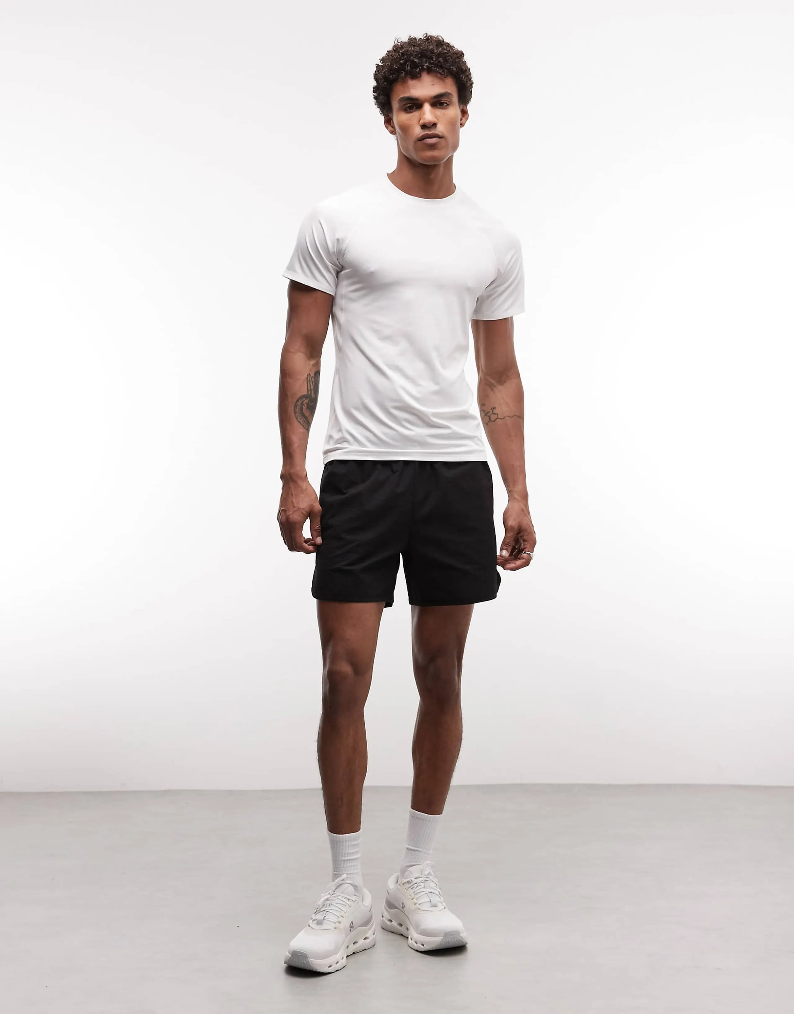 4505 quick dry seersucker 5-inch tennis shorts with zip pockets in black