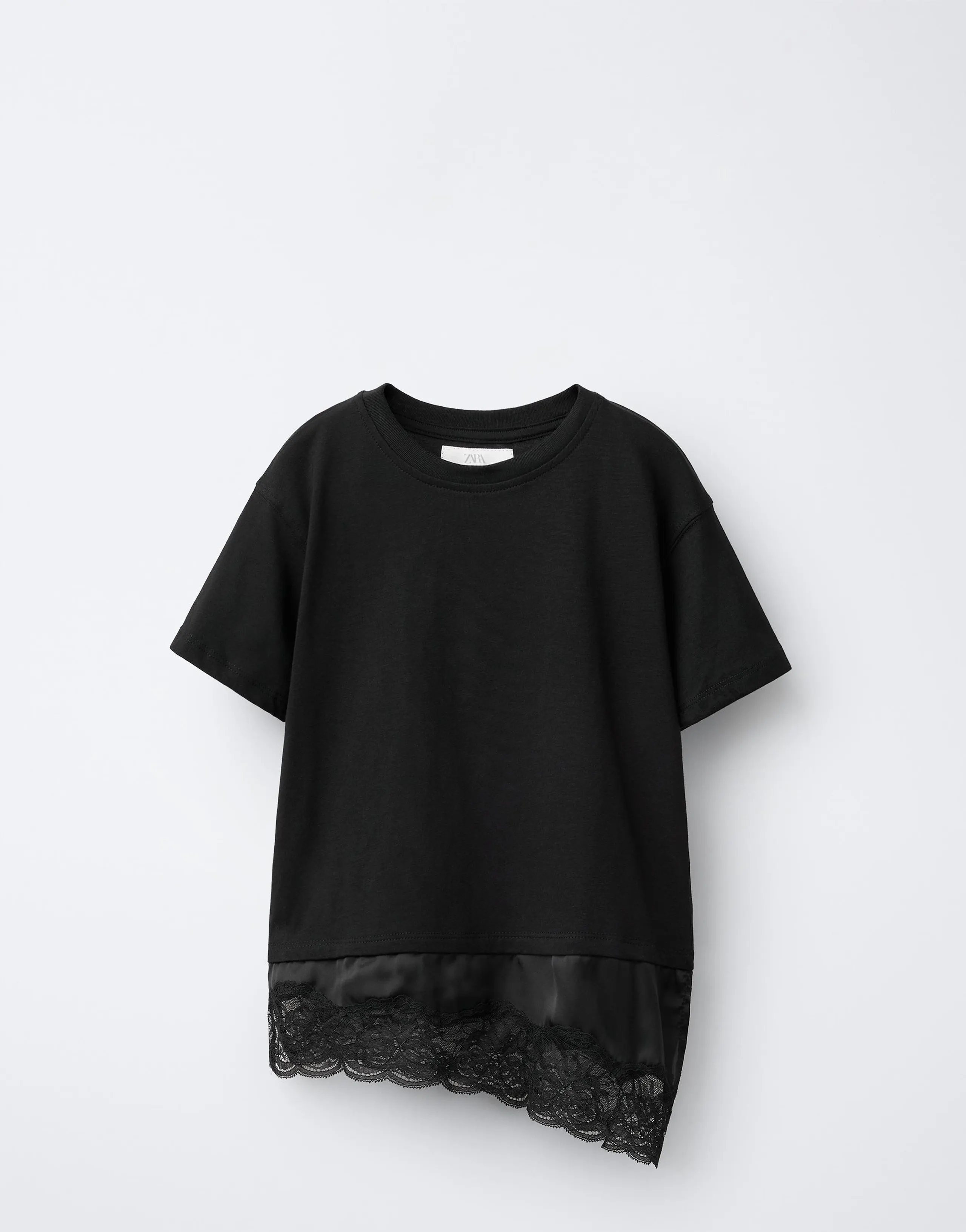 CONTRAST LACE T-SHIRT