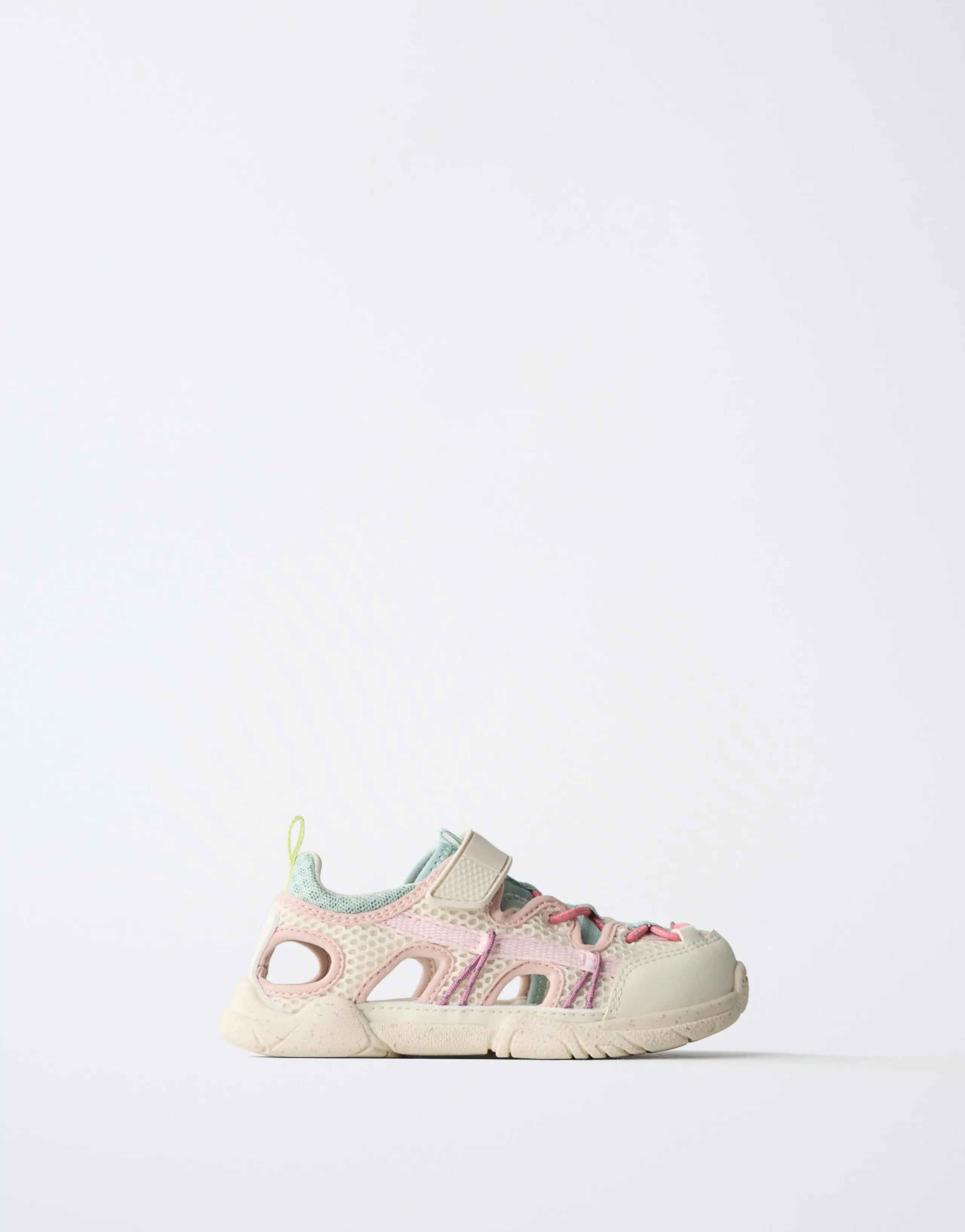 BAREFOOT TRAINERS WITH CUT-OUTS