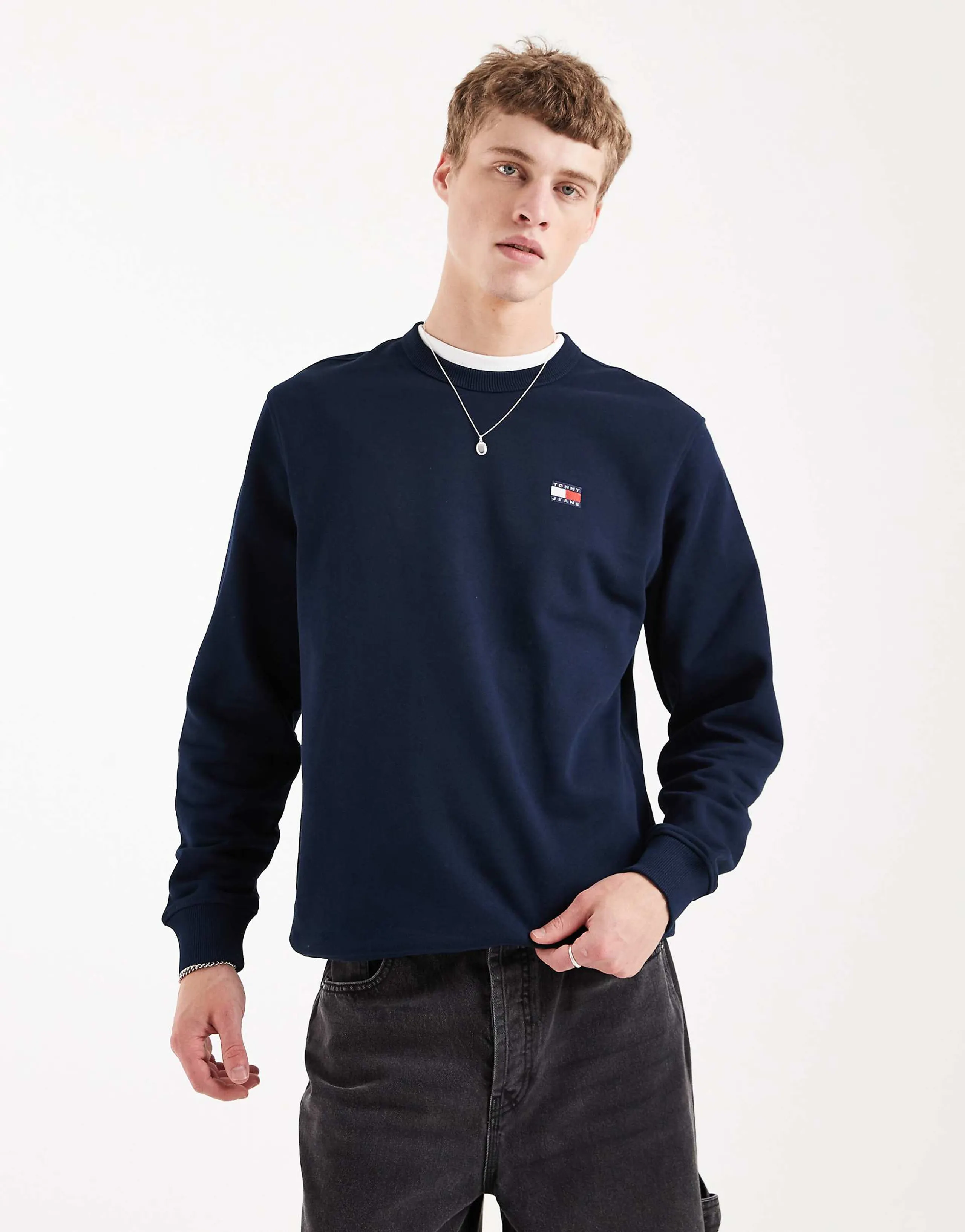 Tommy Jeans badge crew neck sweatshirt in navy