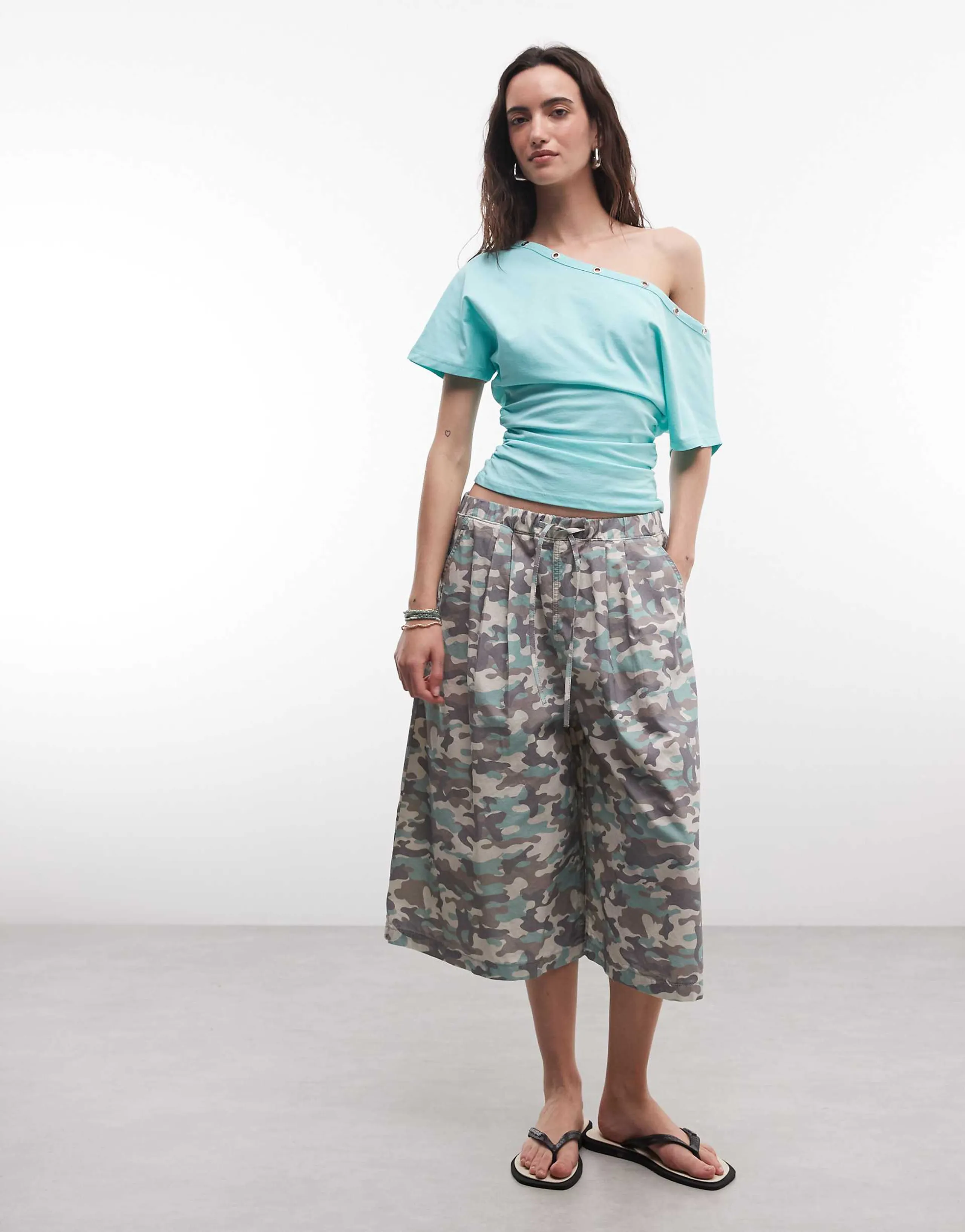 COLLUSION XL baggy longline jorts in camo