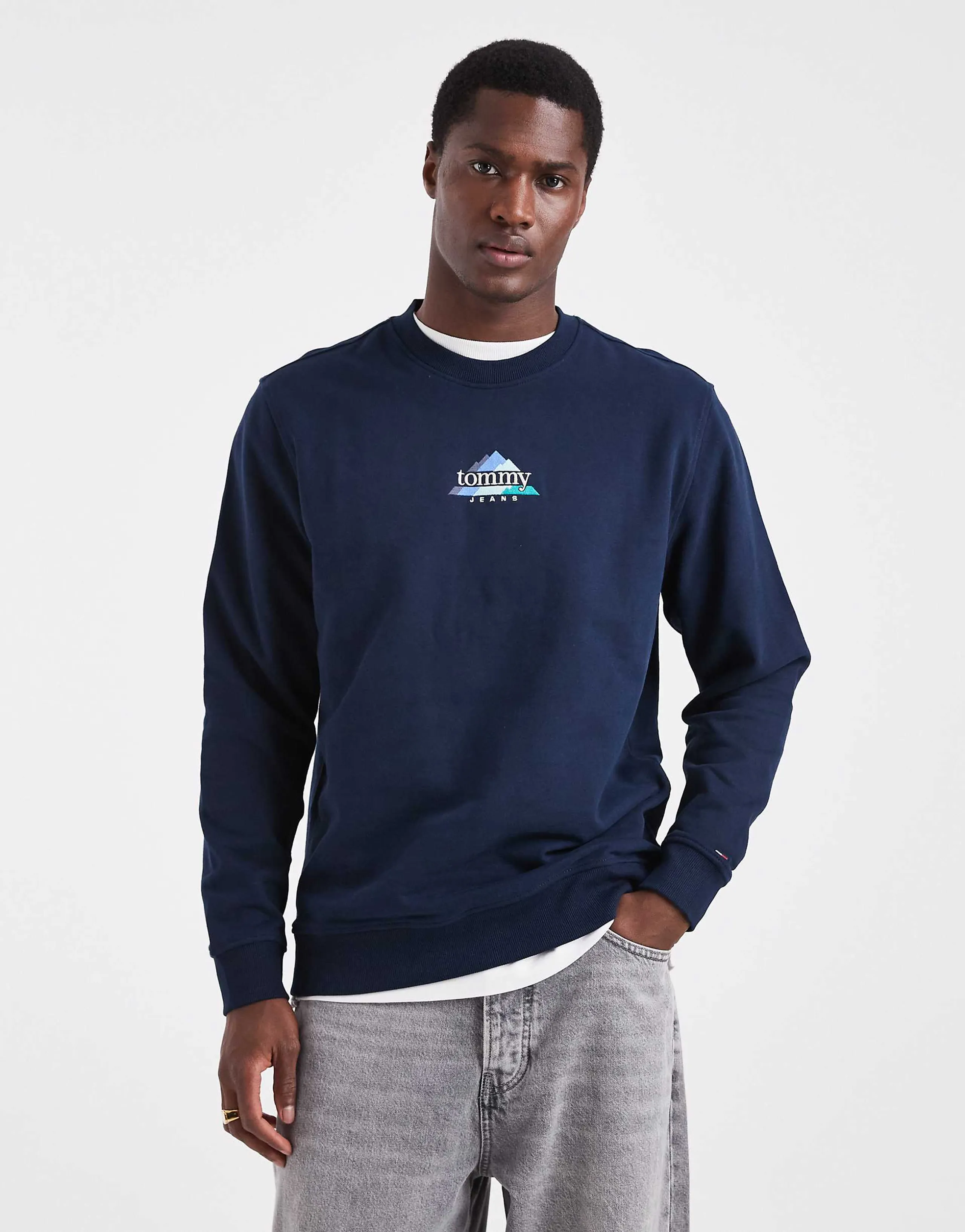 Tommy Jeans outdoor center graphic logo sweatshirt in navy 