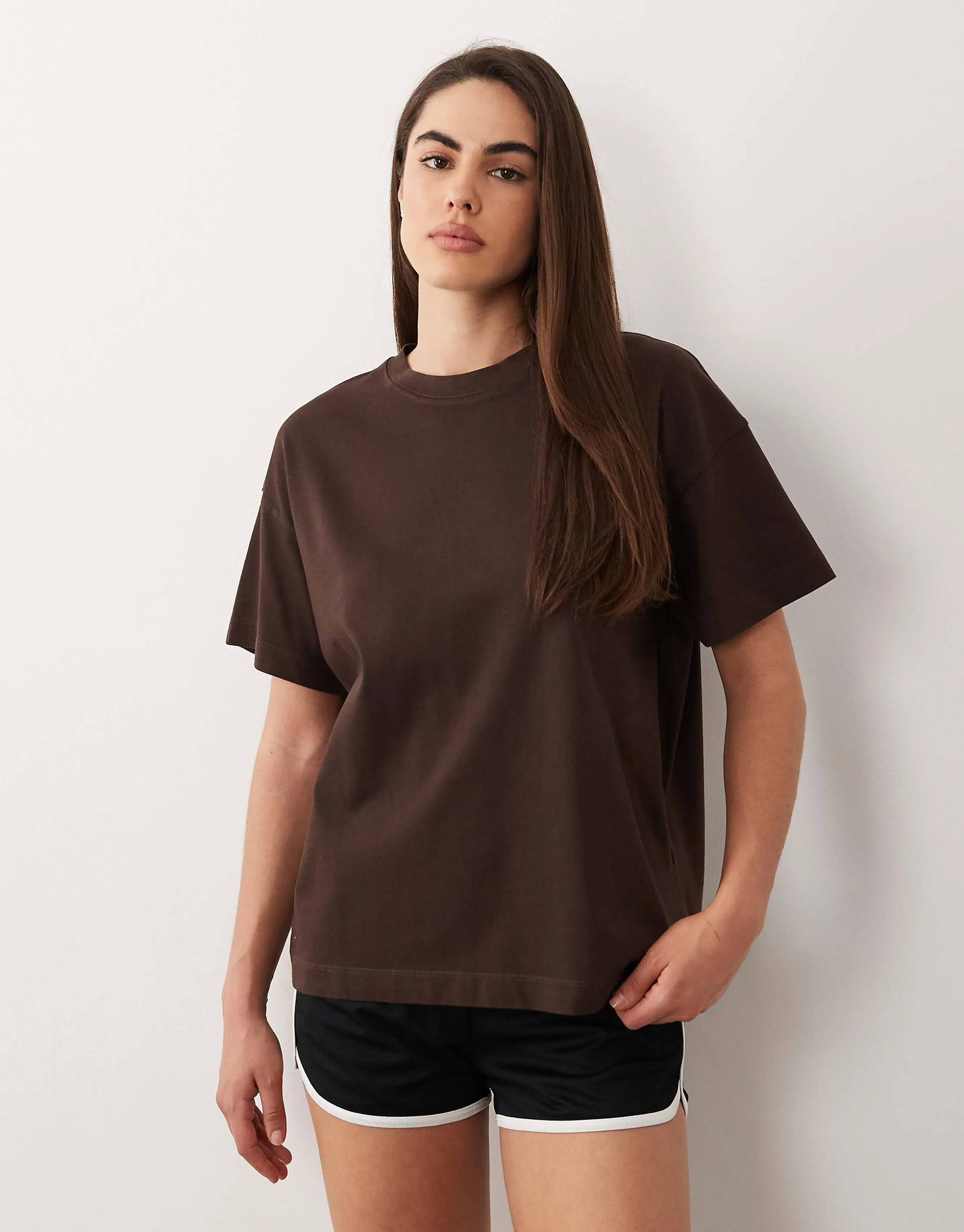 4505 Icon heavyweight cotton oversized t-shirt with quick dry finish in washed espresso