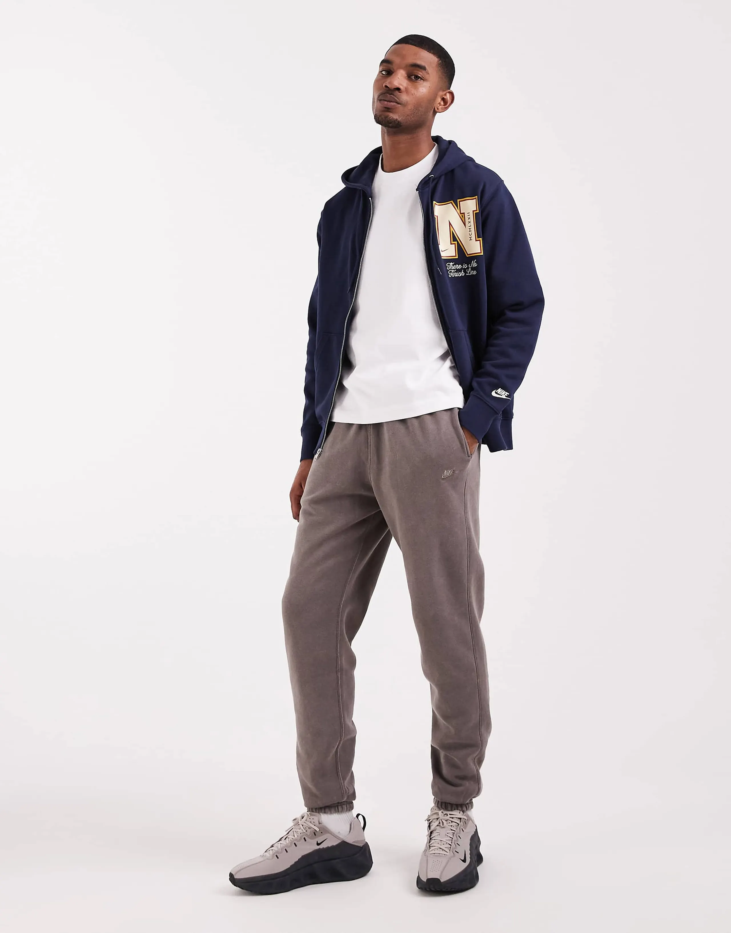 Nike Club Wash cuffed sweatpants in gray 