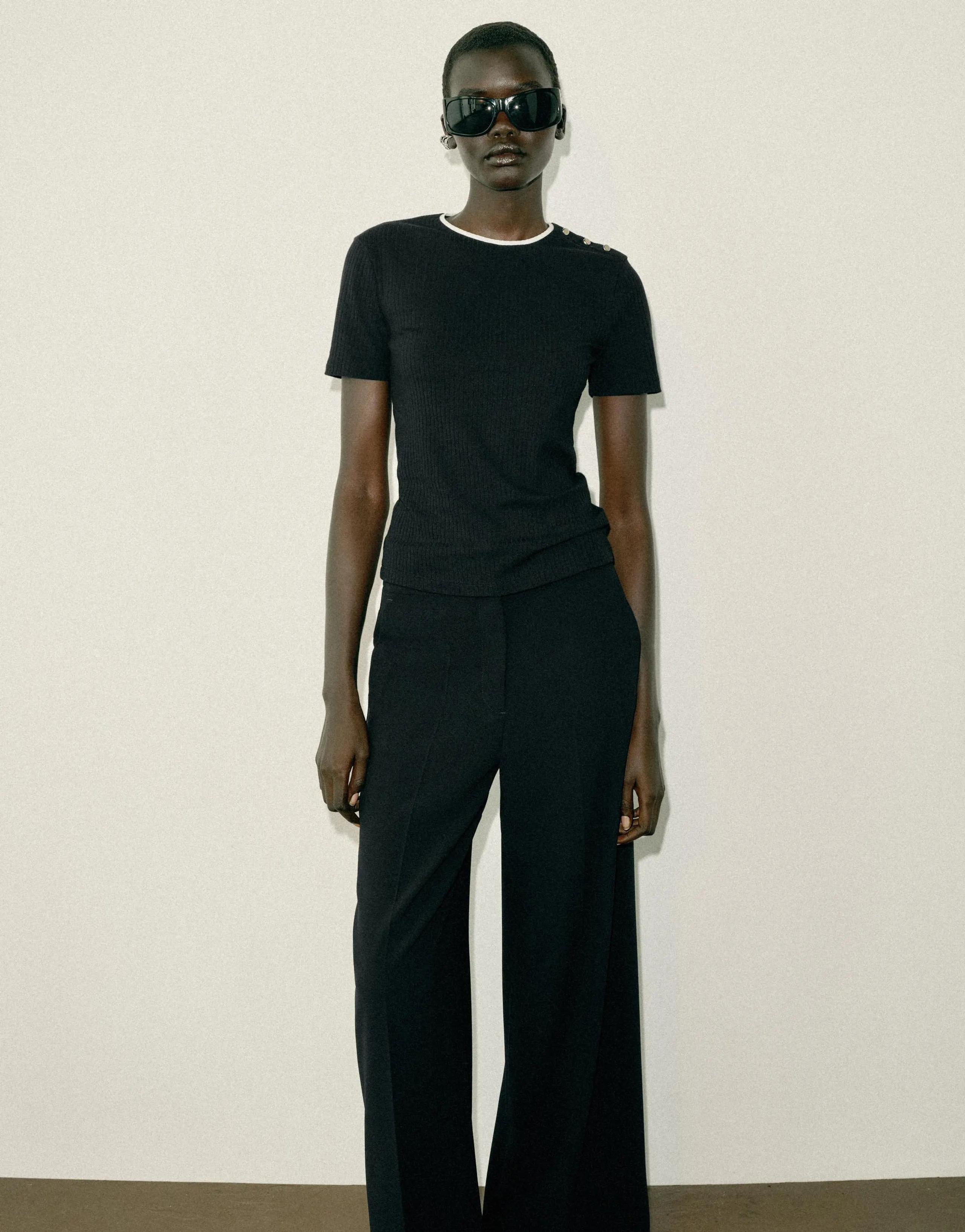 BUTTON TRIM T-SHIRT