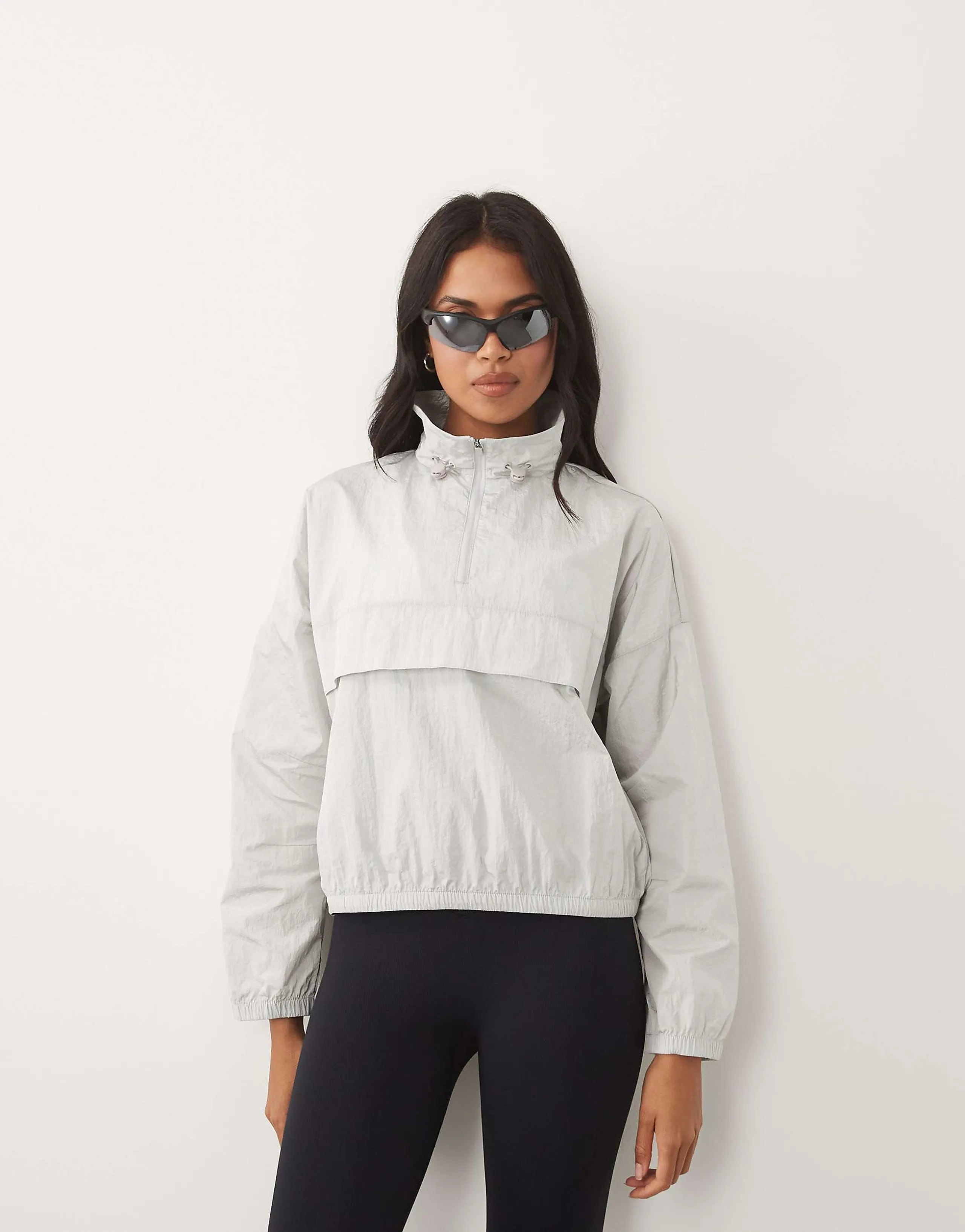 4505 ripstop overhead water repellent running jacket with chest pocket in silver