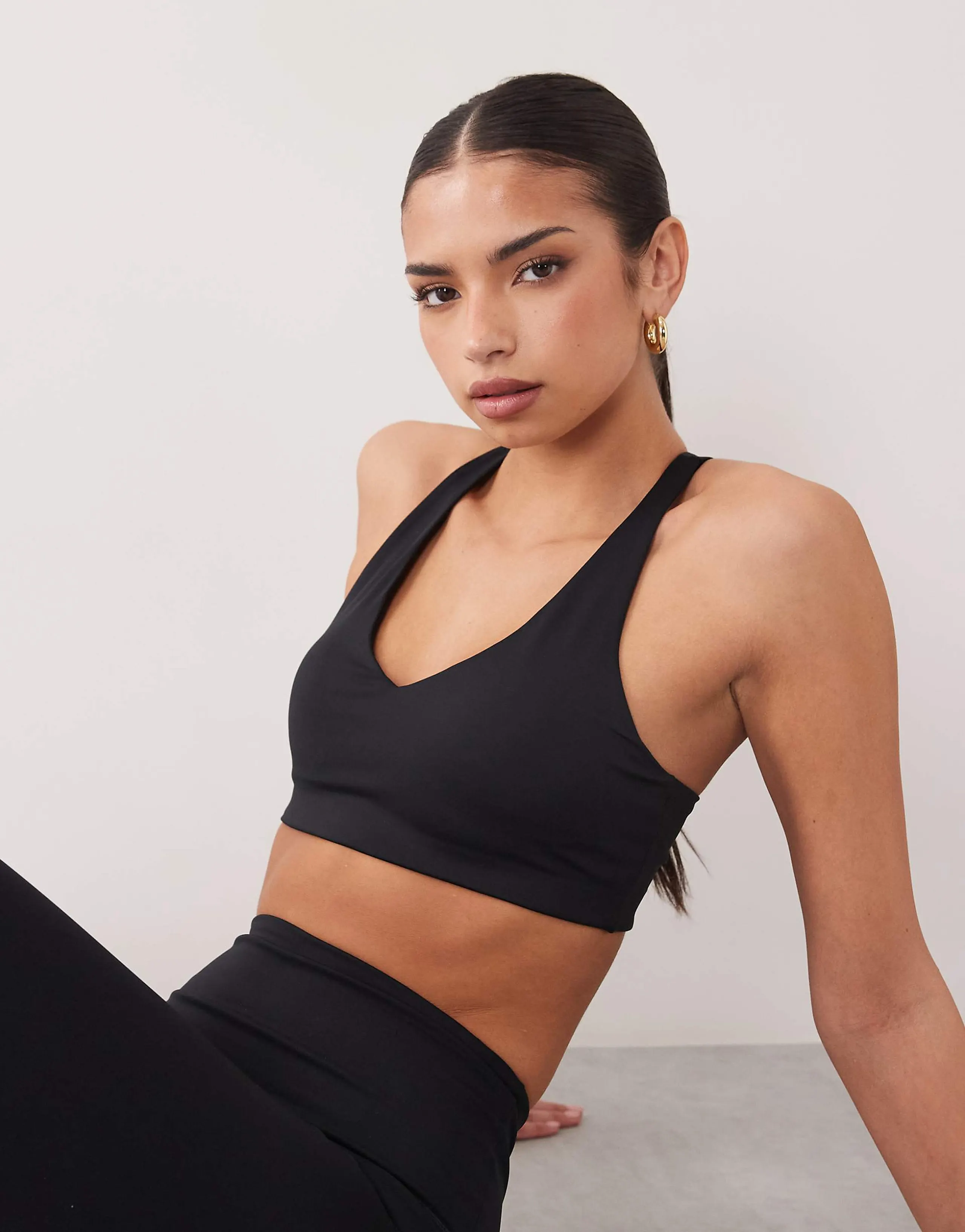 4505 active push up medium support sports bra in black