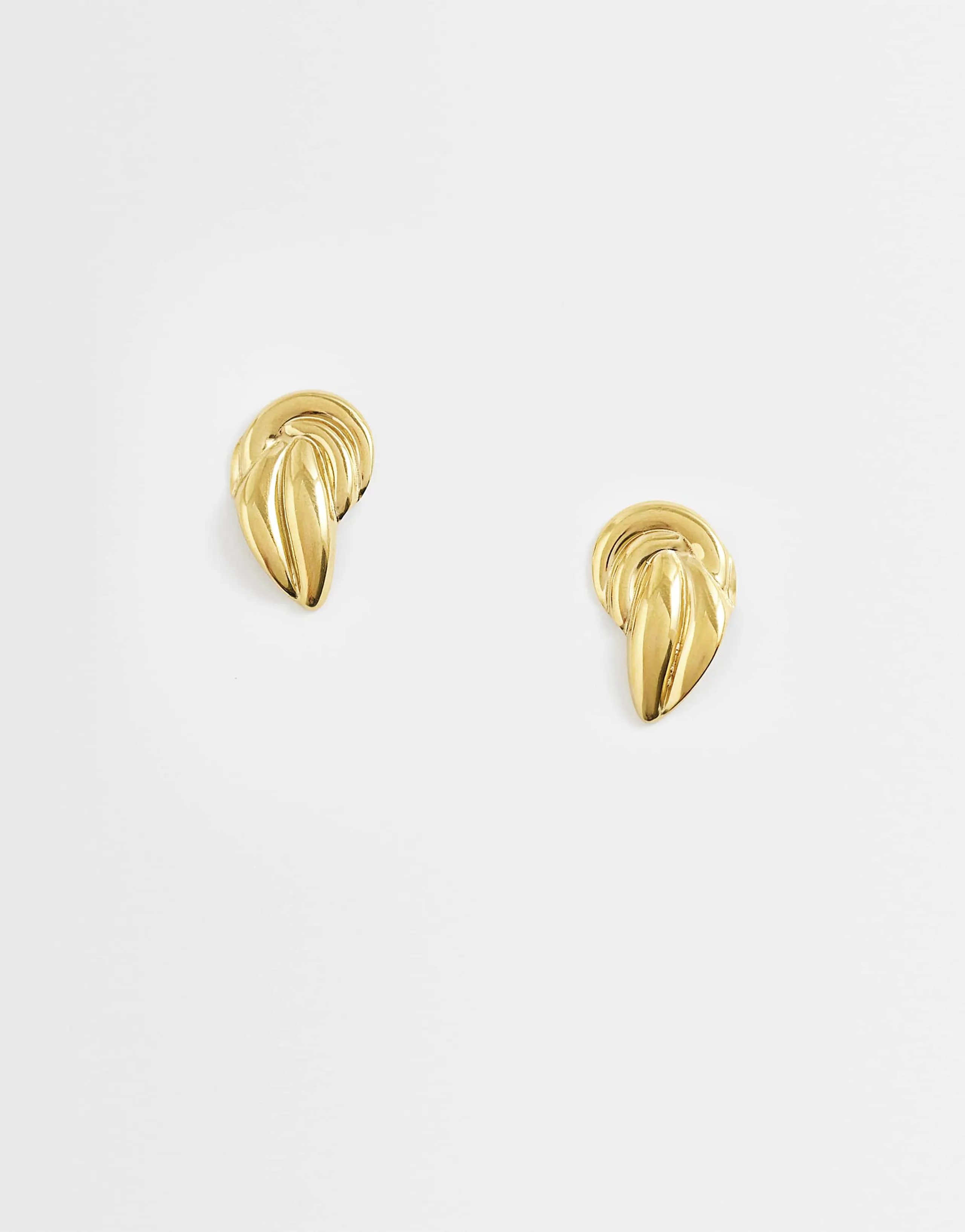 Lost Souls vintage knot stud earrings in 18kt gold-plated stainless steel
