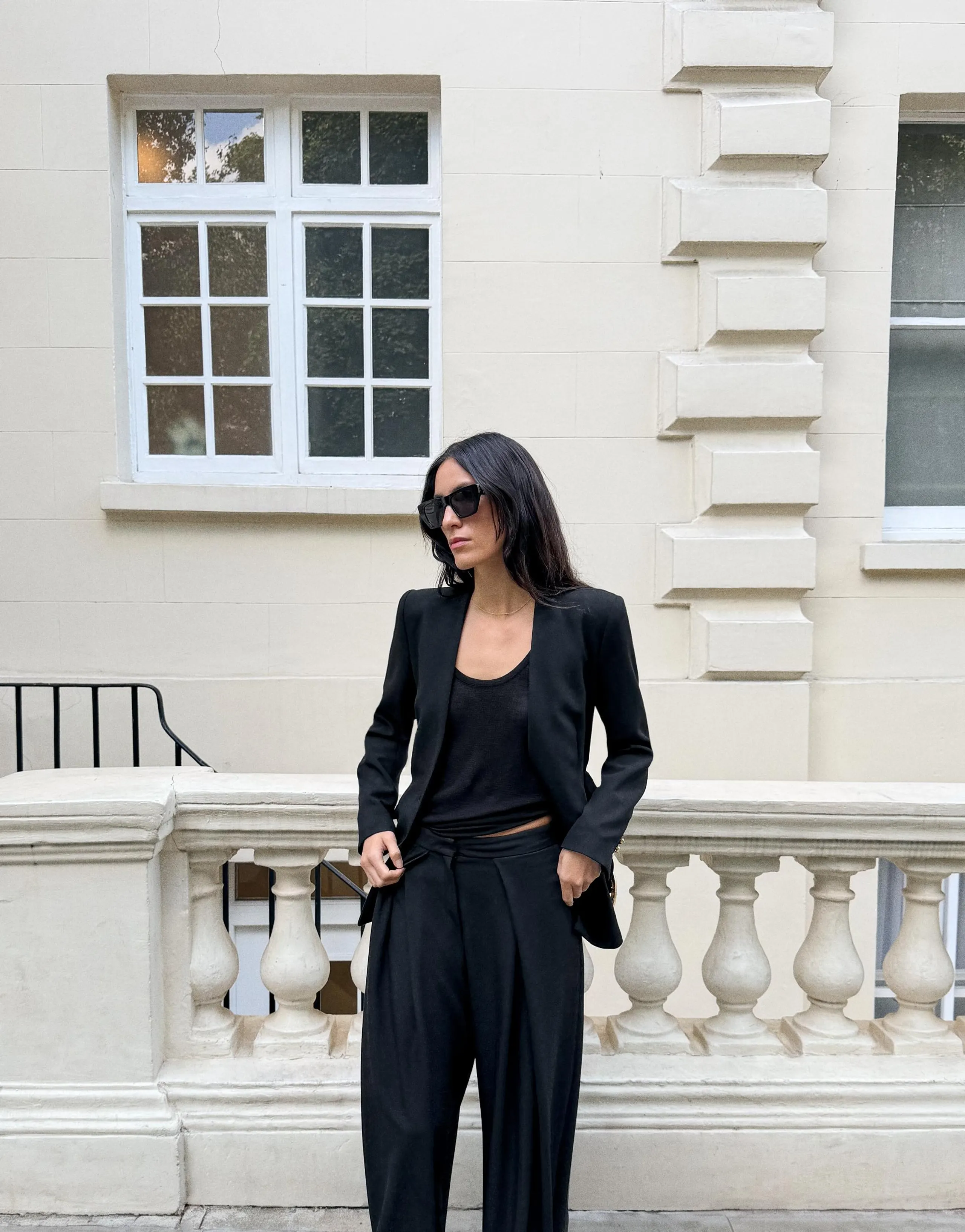 PLEATED WIDE-LEG TROUSERS