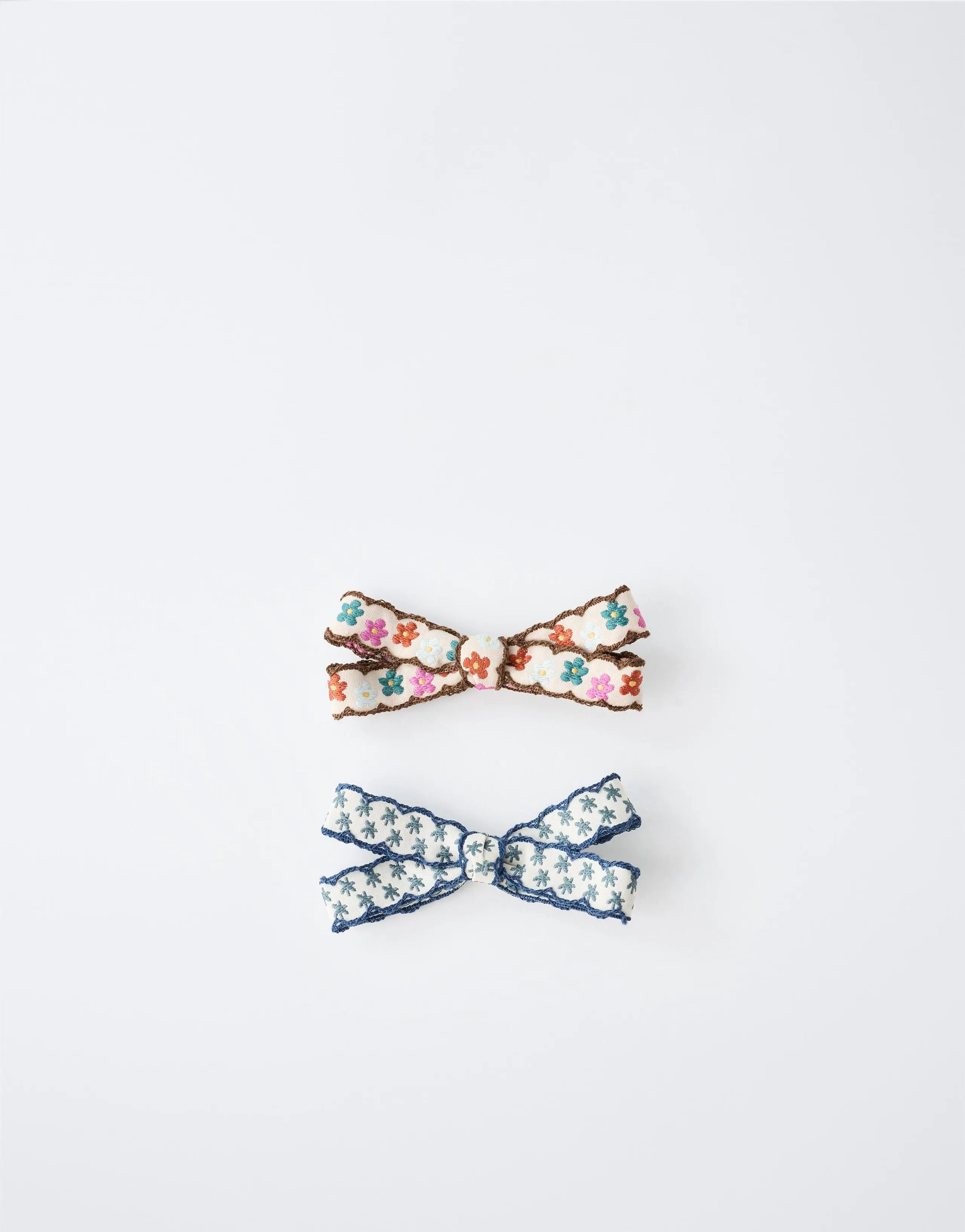 2-PACK OF EMBROIDERED BOW HAIR CLIPS