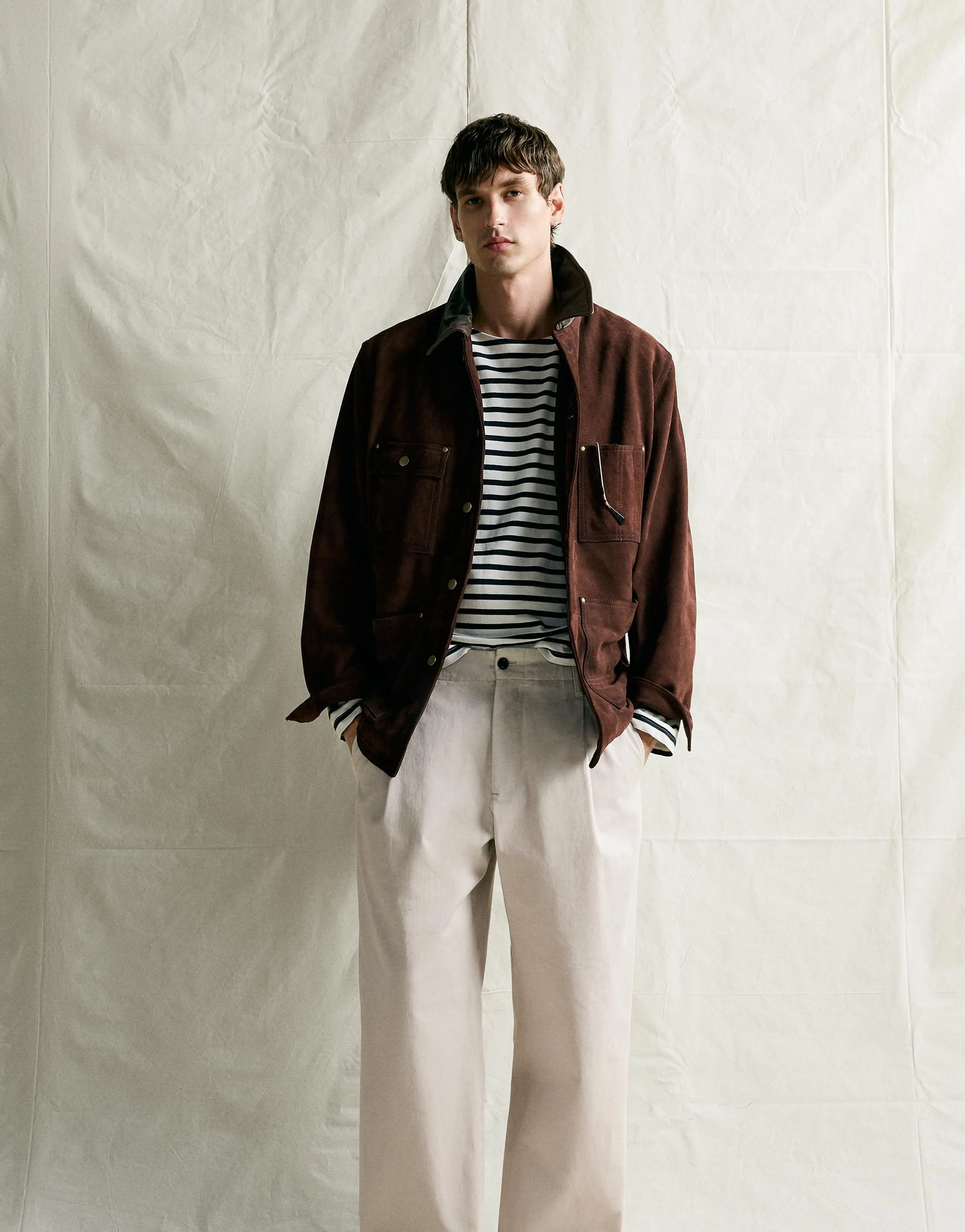 RELAXED FIT PLEATED CHINO TROUSERS