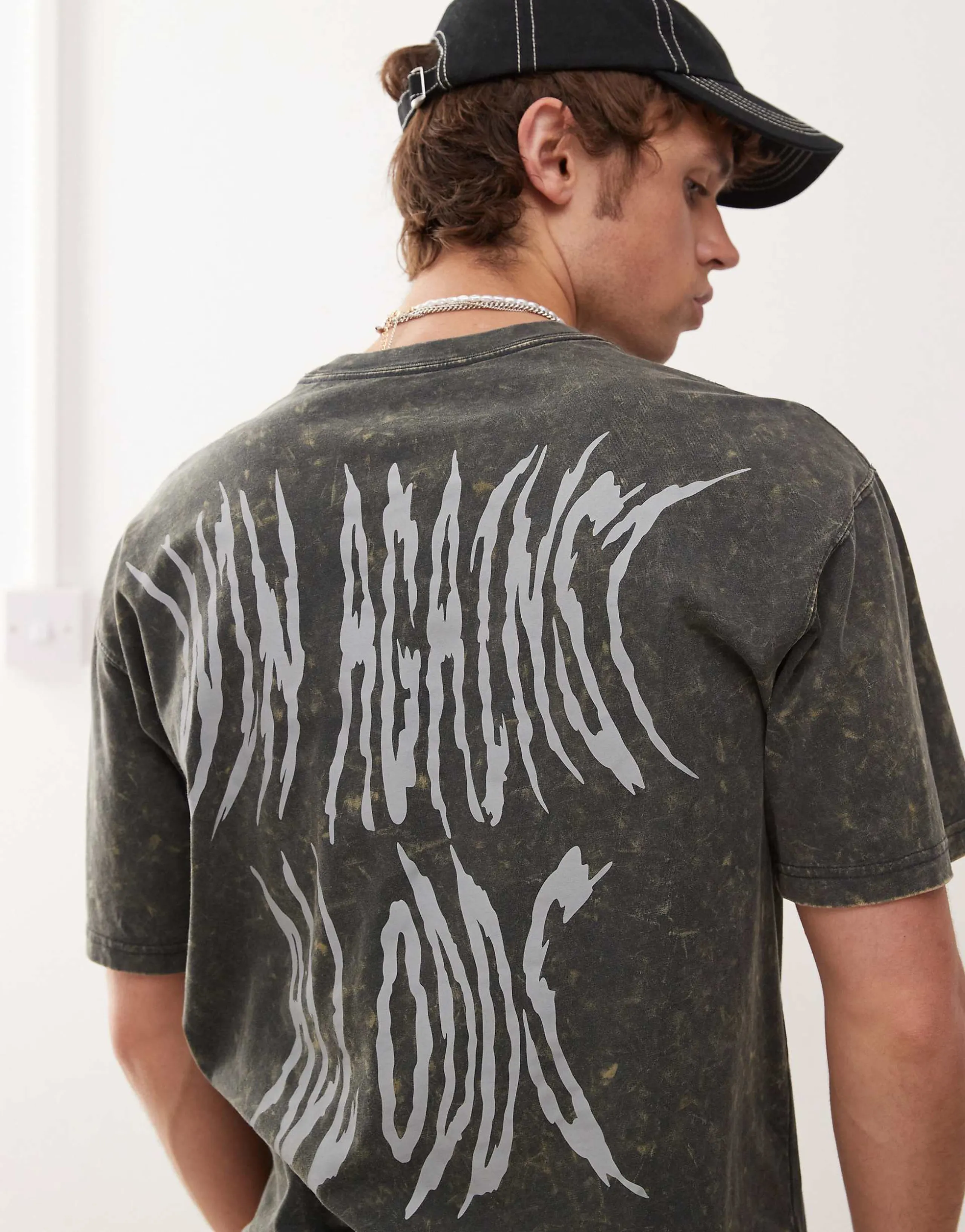 Nike t-shirt with front and back graphics in gray