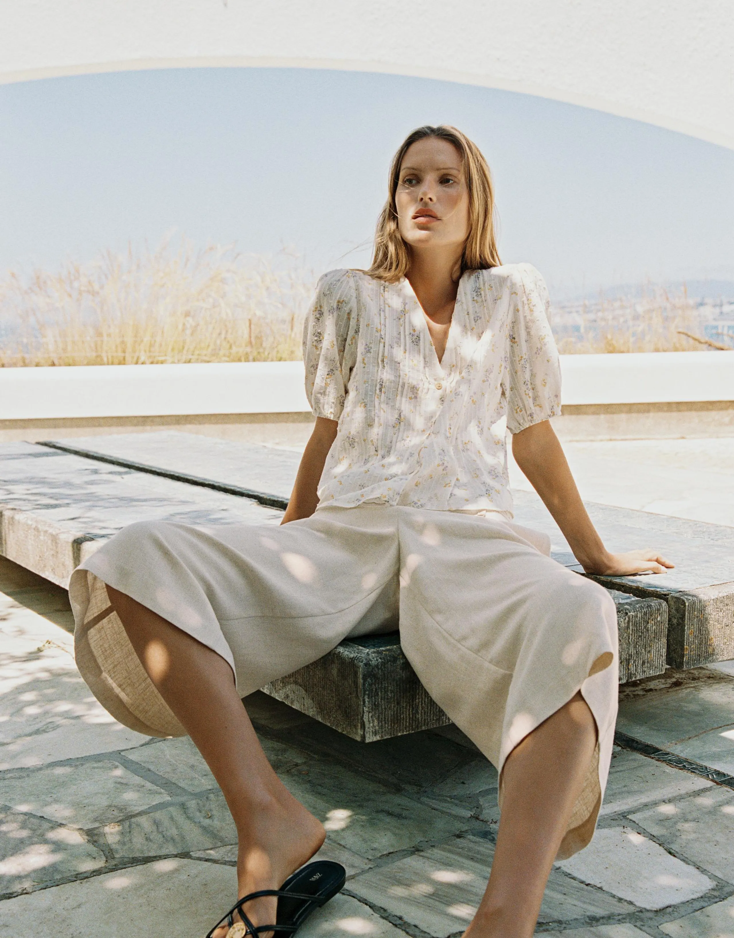LONG LINEN BLEND LACE TRIM BERMUDA SHORTS