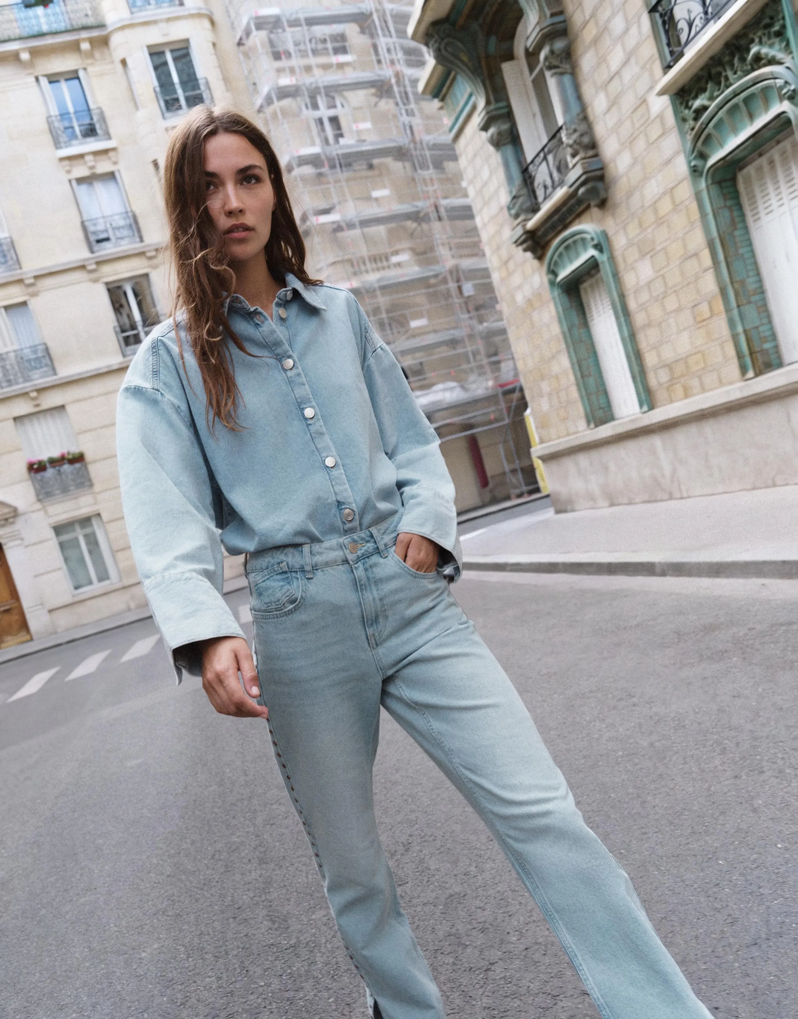 Z1975 MID-WAIST STRAIGHT STUDDED JEANS