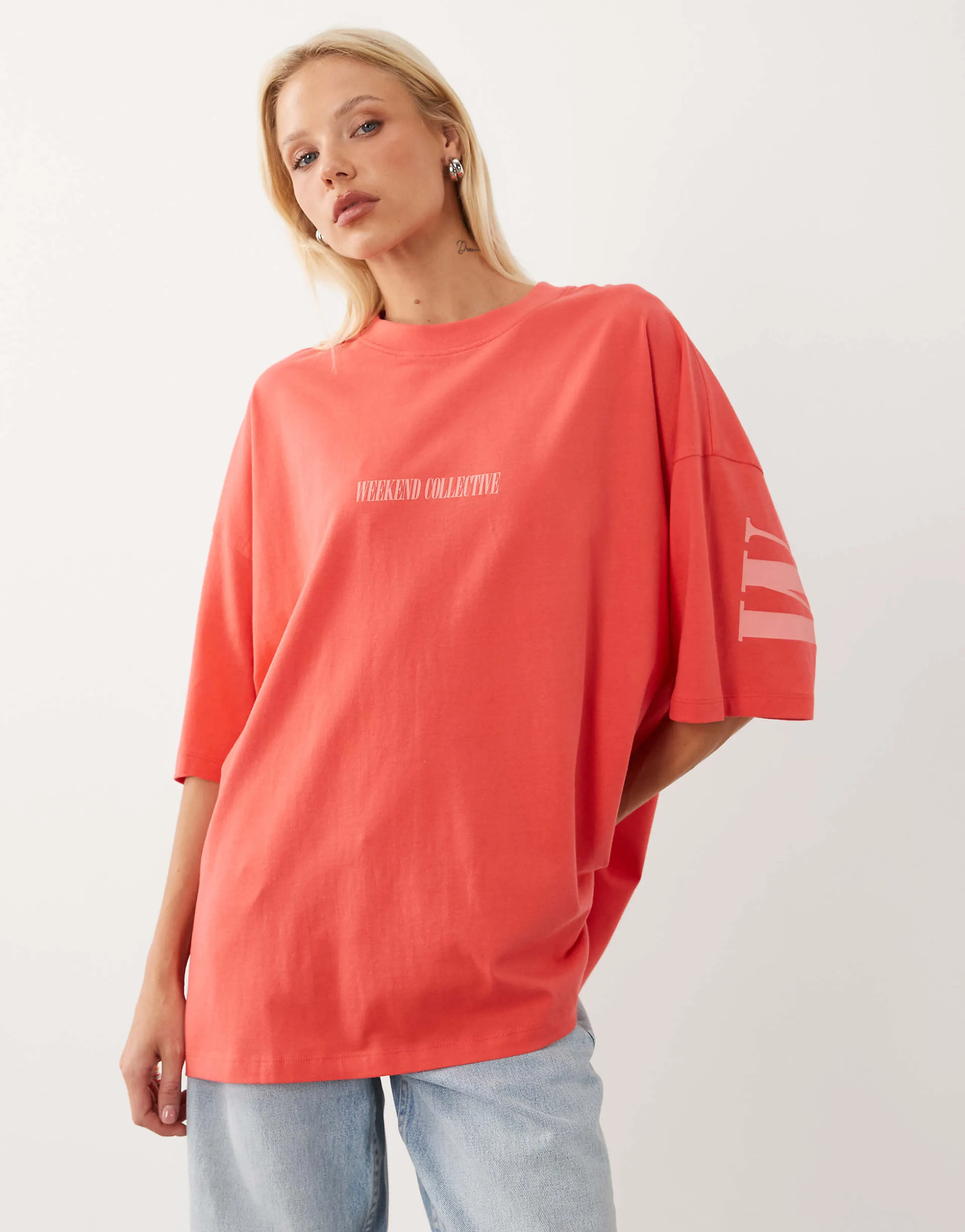 Weekend Collective Icon oversized t-shirt with stacked back logo in red