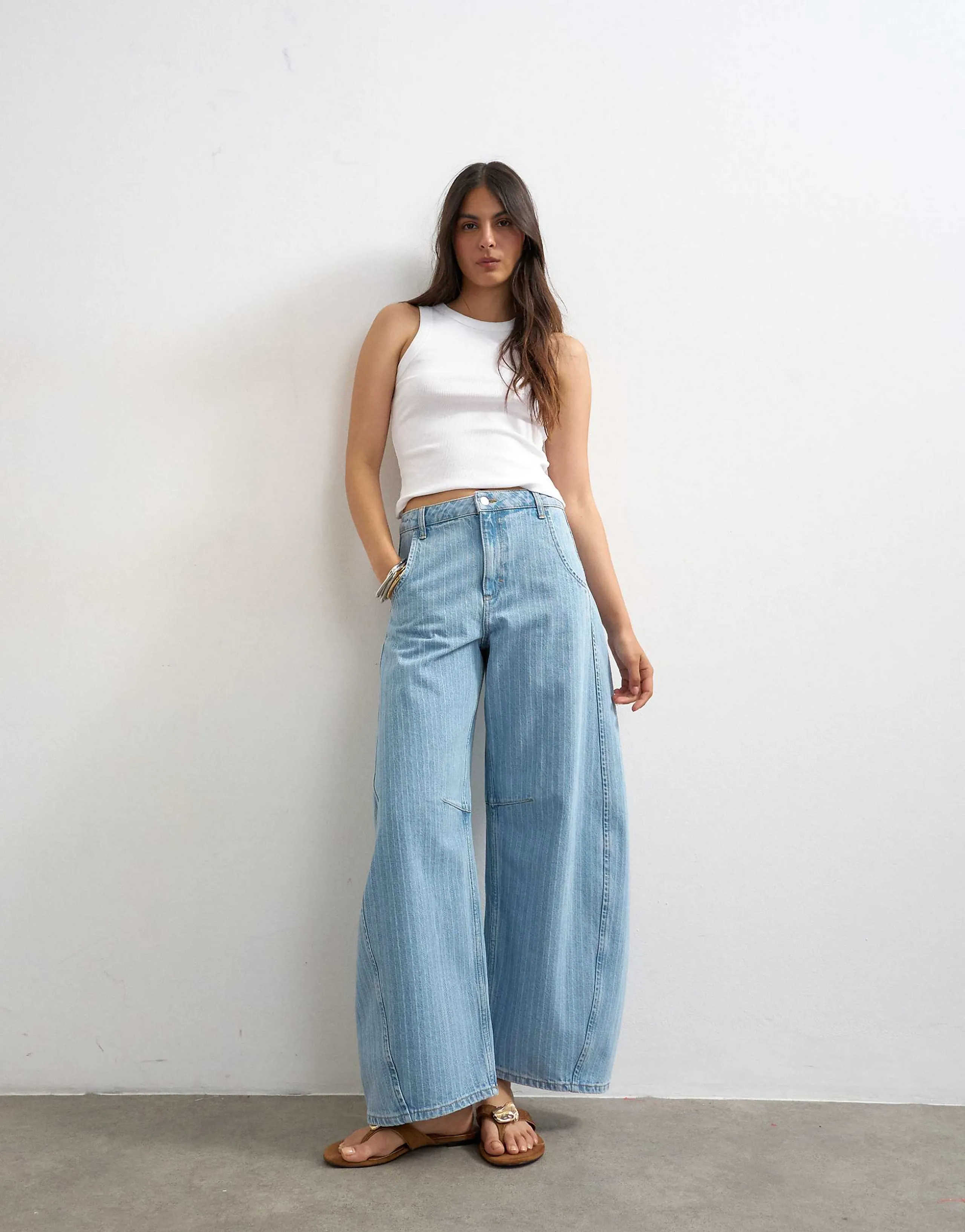 Topshop Horseshoe mid rise barrel jeans in bleach stripe