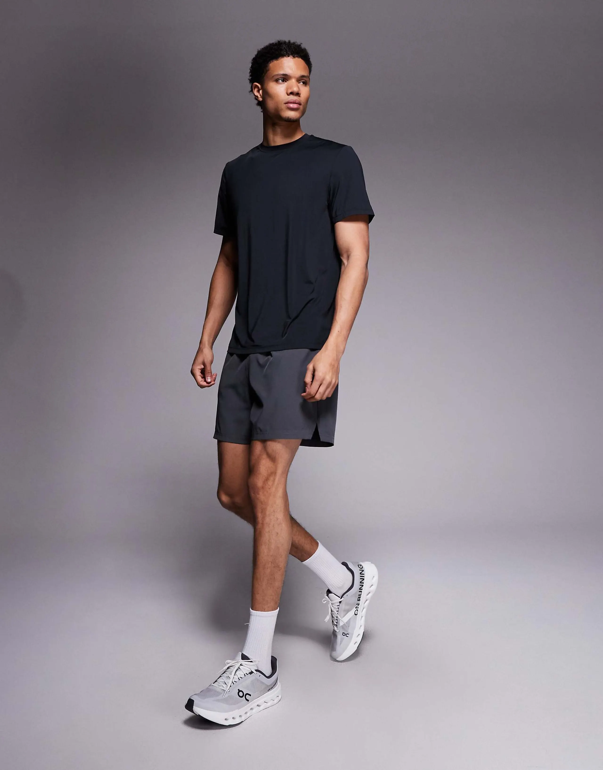 4505 5" running shorts with elastic waist and zip phone pocket in charcoal
