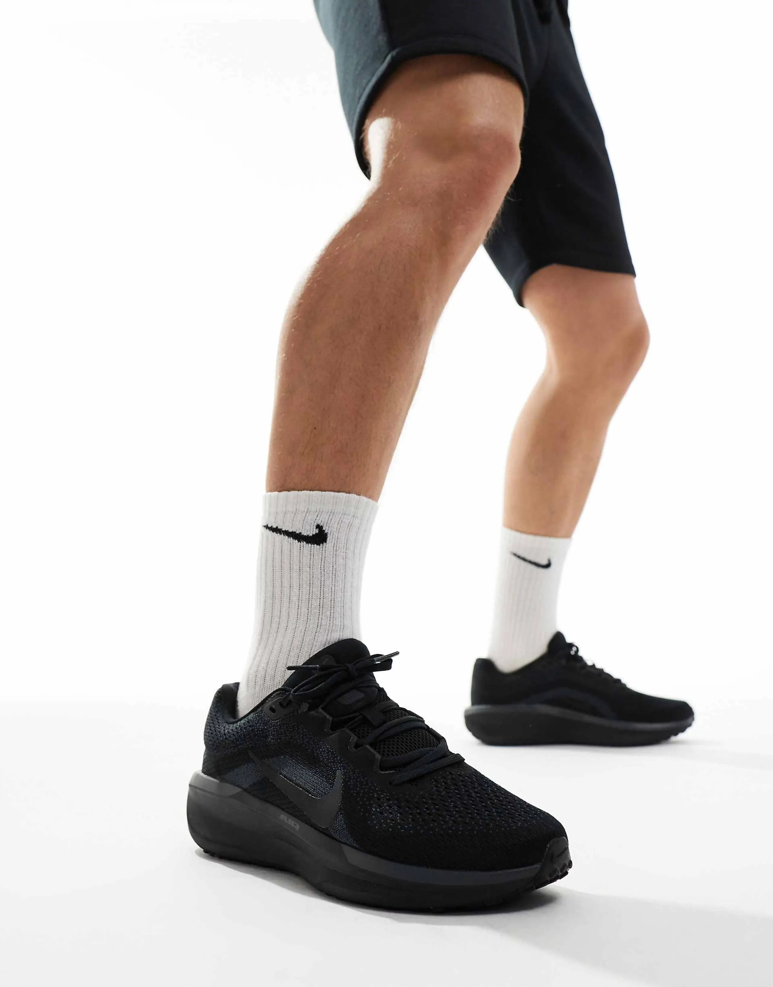 Nike Running Air Winflo 11 sneakers in black