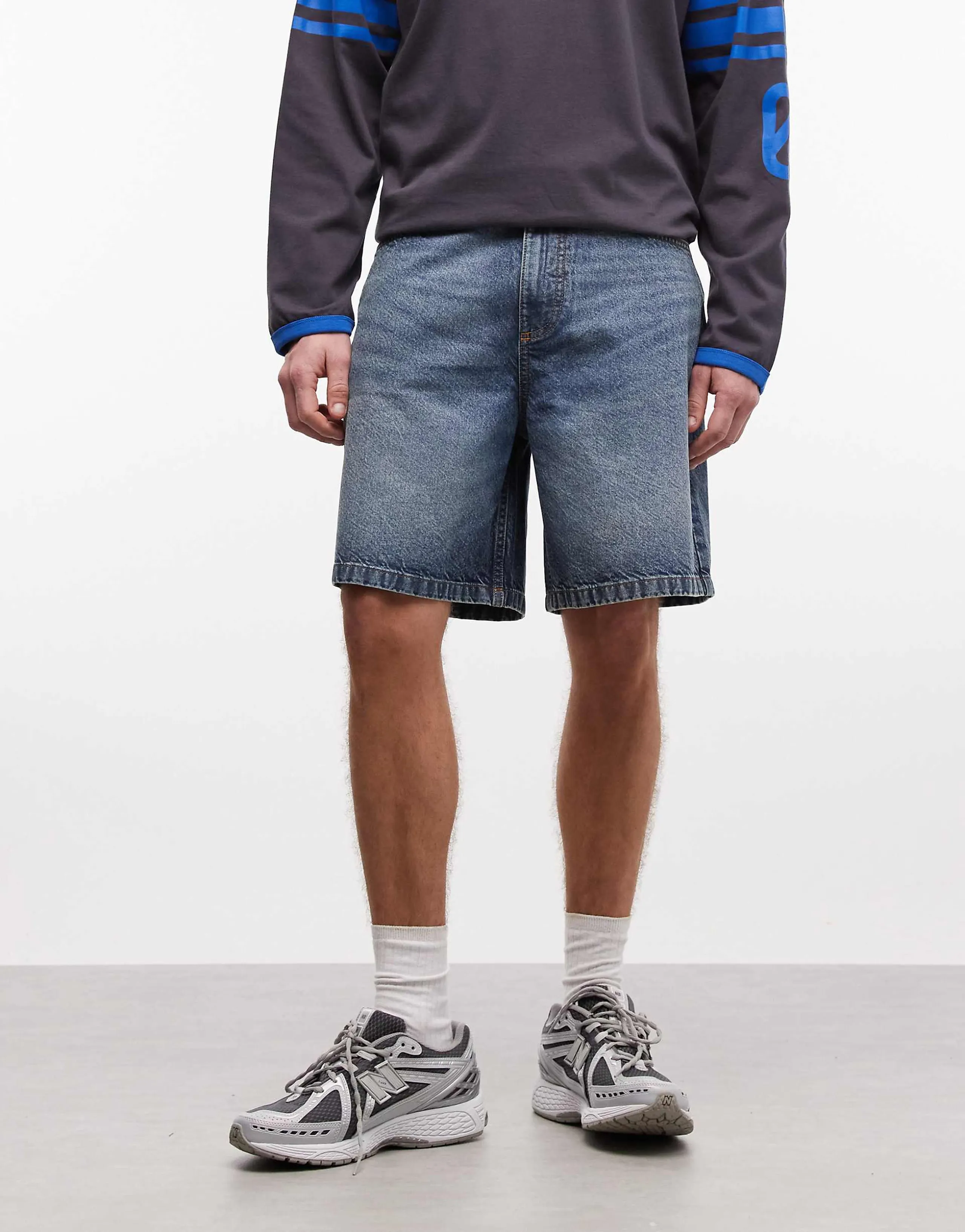 COLLUSION denim mid rise shorts in mid blue
