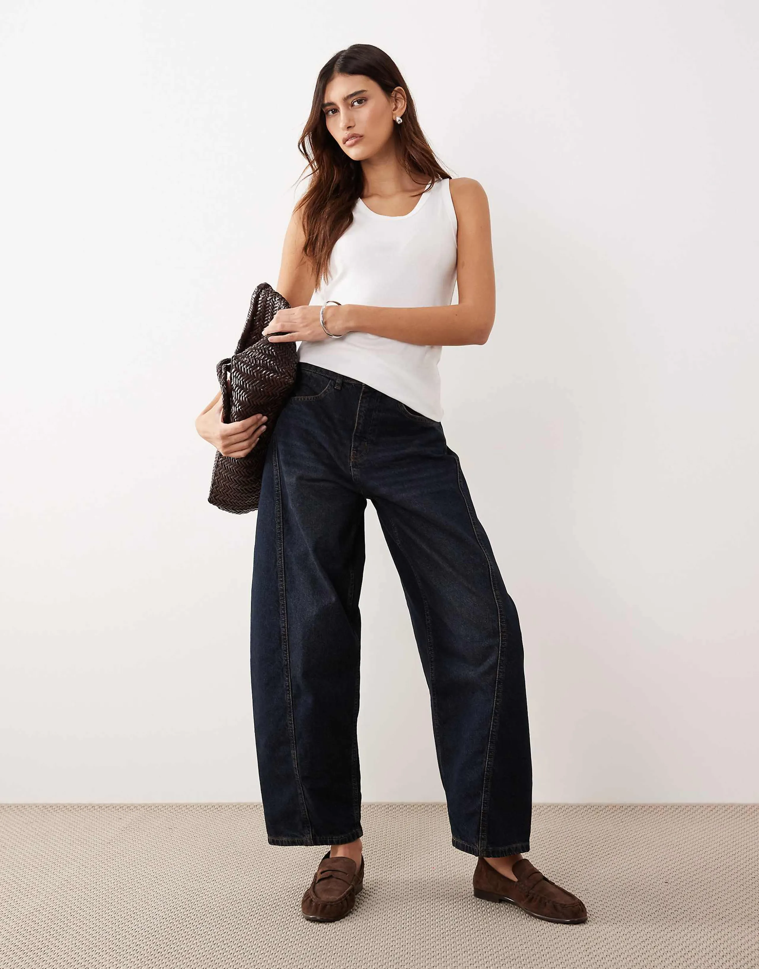 ARRANGE Franklyn seam detail barrel jeans in indigo