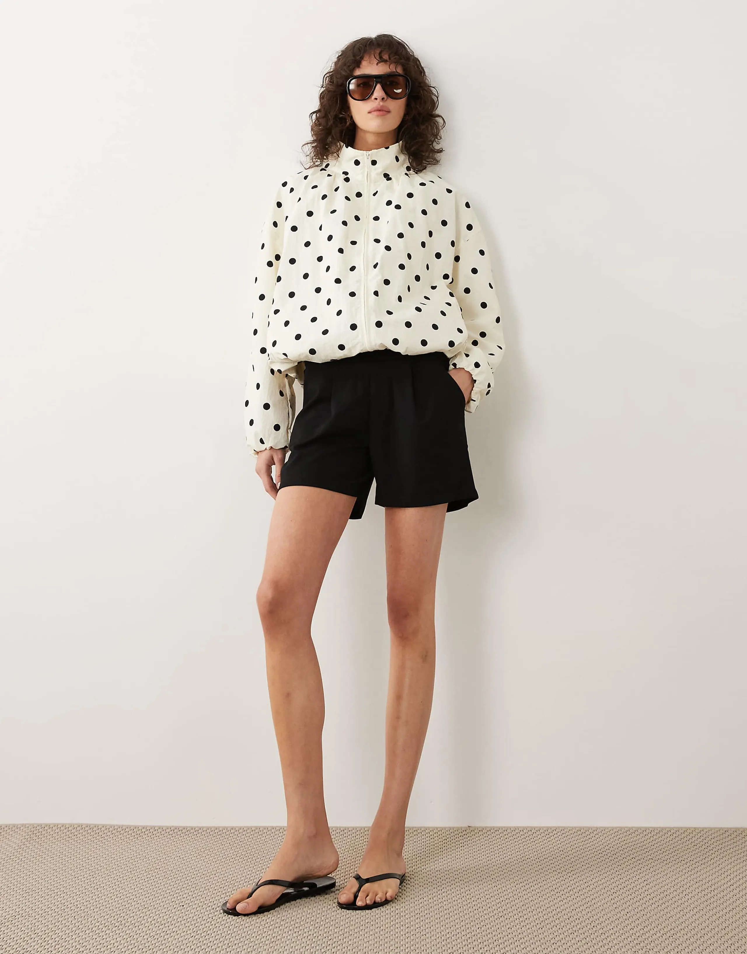 JDY button detail tailored shorts in black