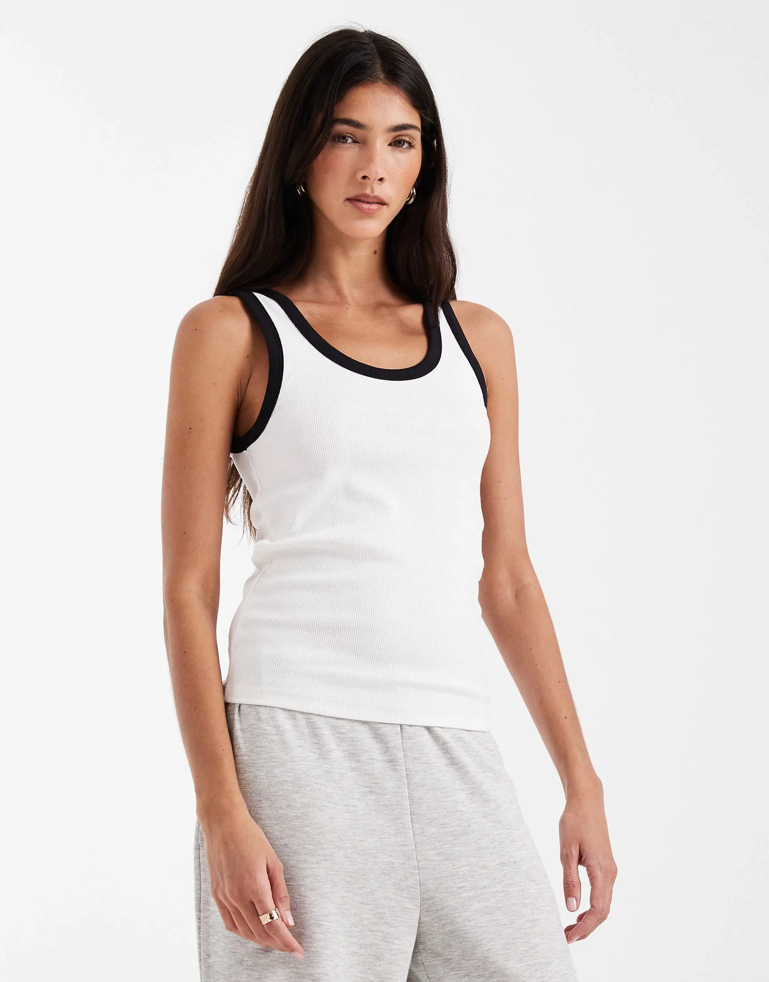 Pieces contrast trim tank top in white