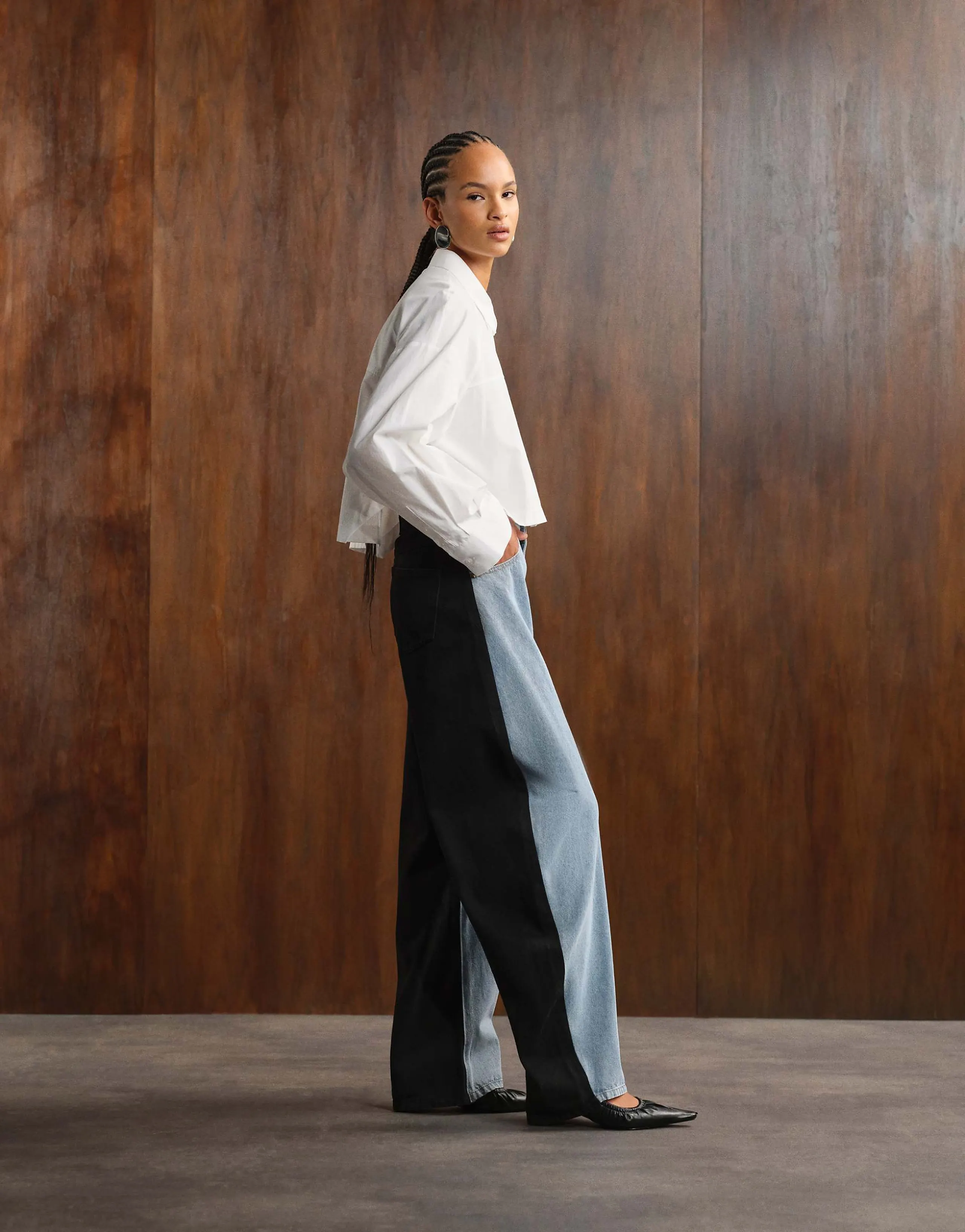 Lioness horseshoe barrel leg jeans in black and blue contrast