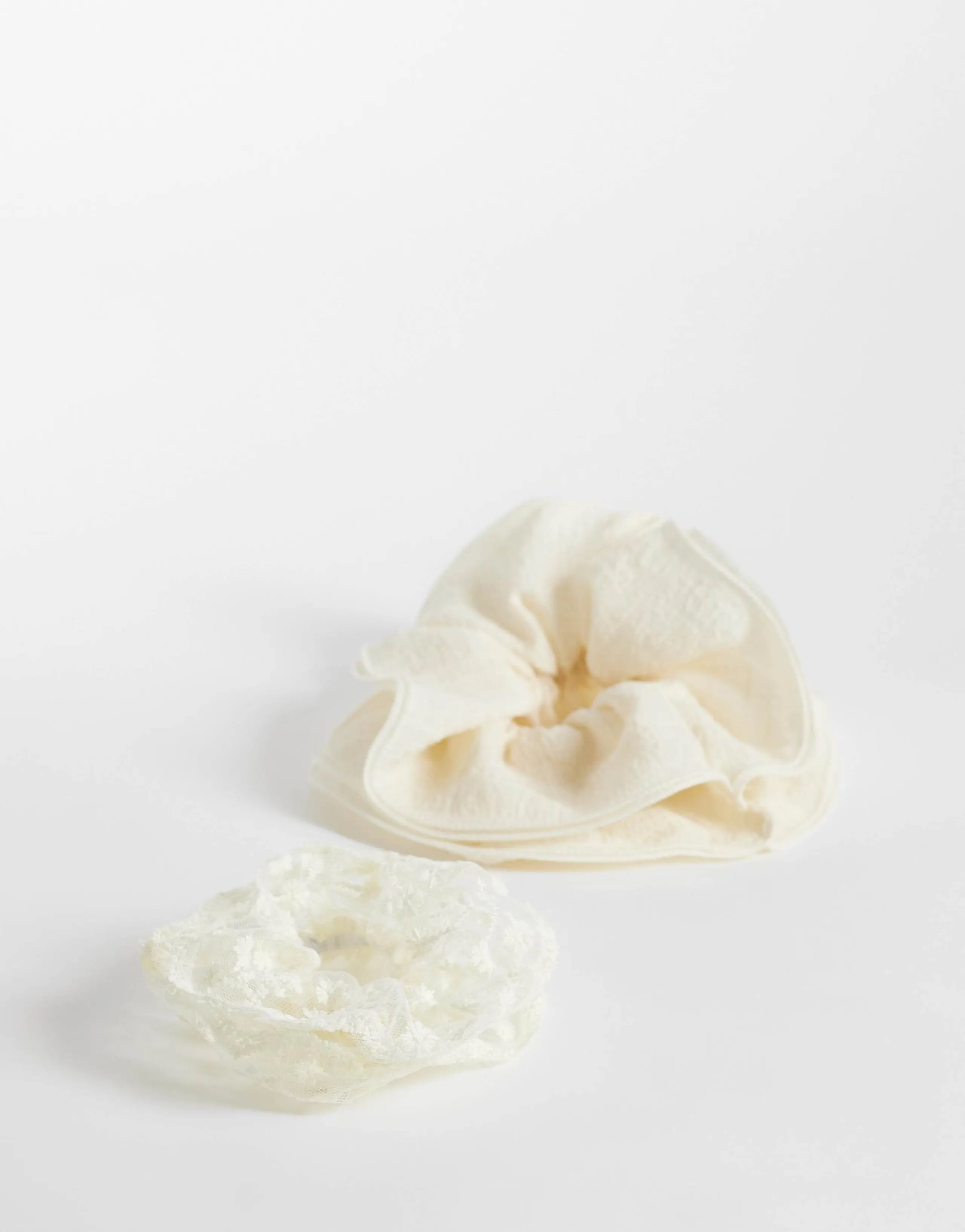 JJXX 2 pack lace scrunchie in white