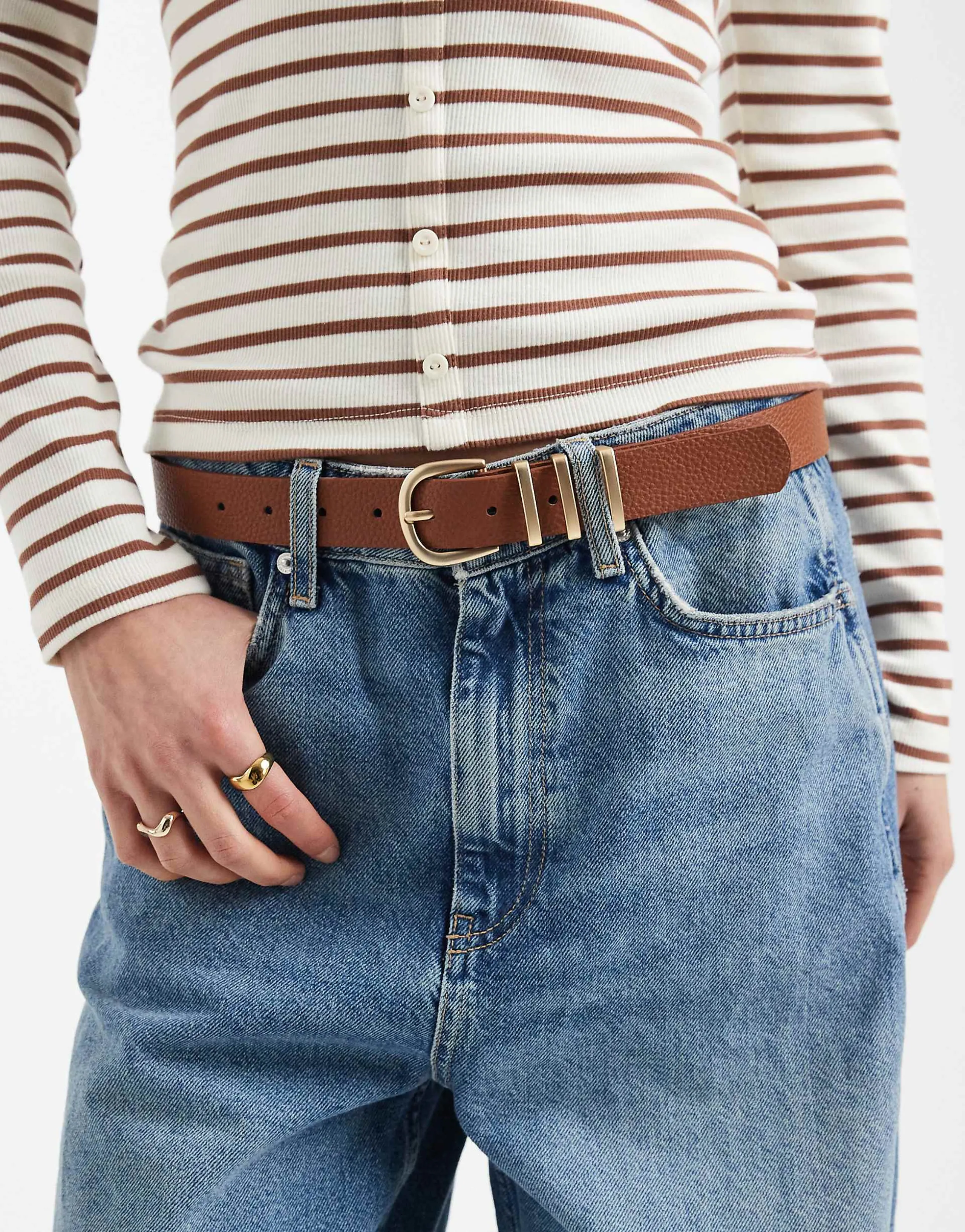 Pieces belt with gold-tone detailed buckle in cognac brown