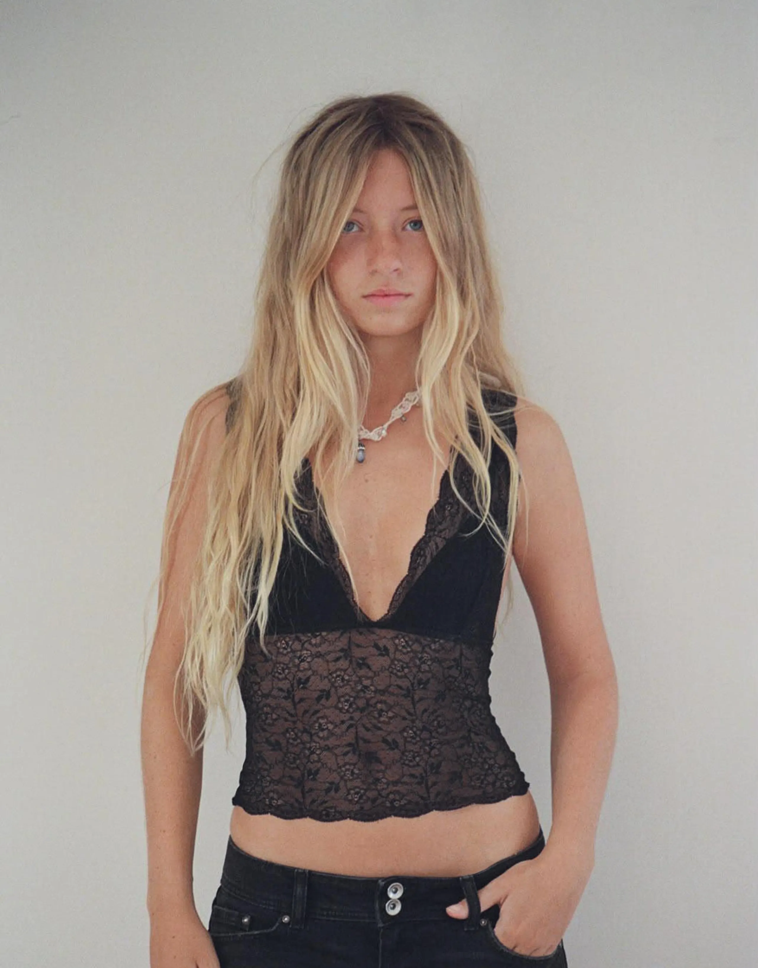 LACE CROP TOP