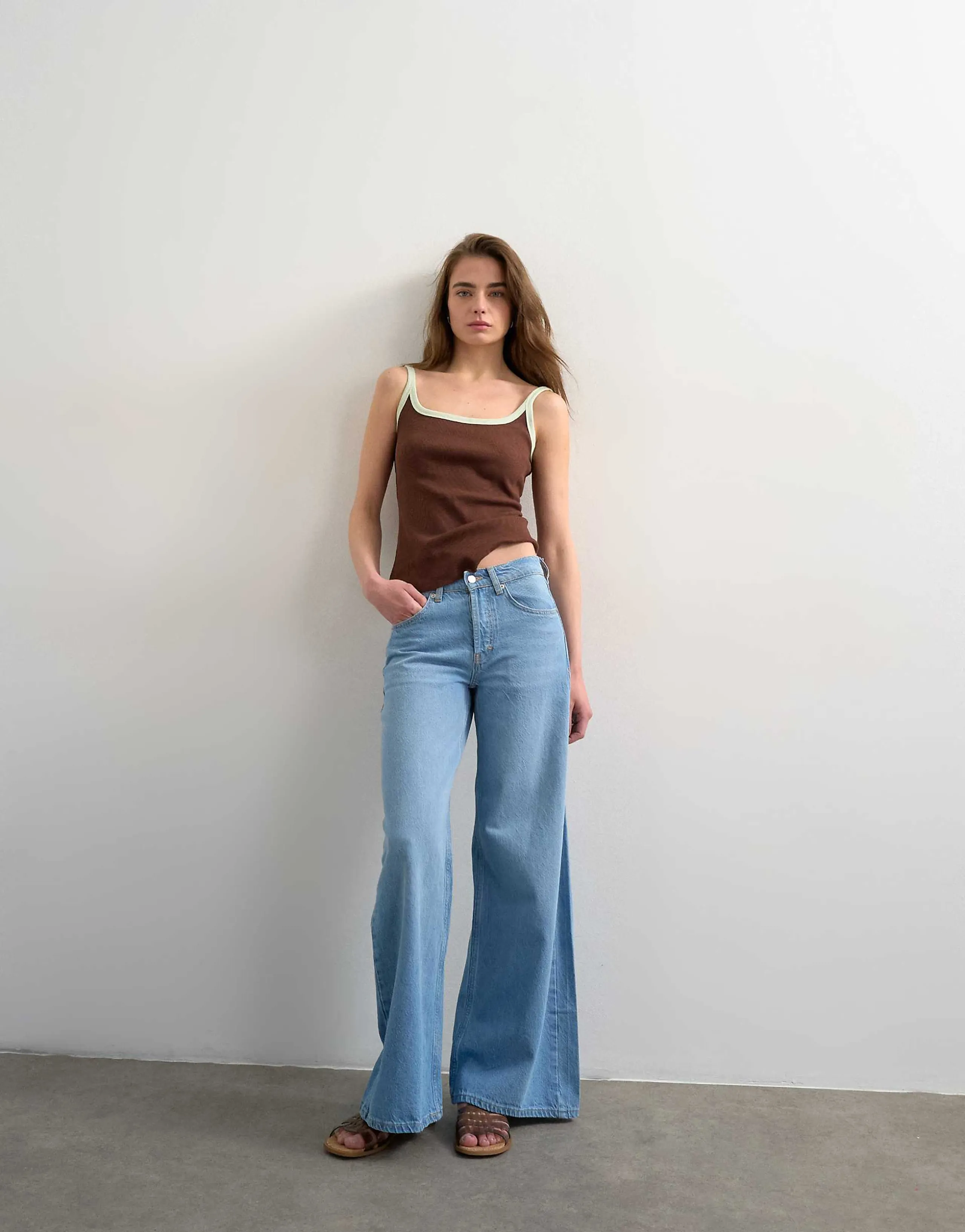 Topshop Horizon mid rise wide leg jeans in bleach