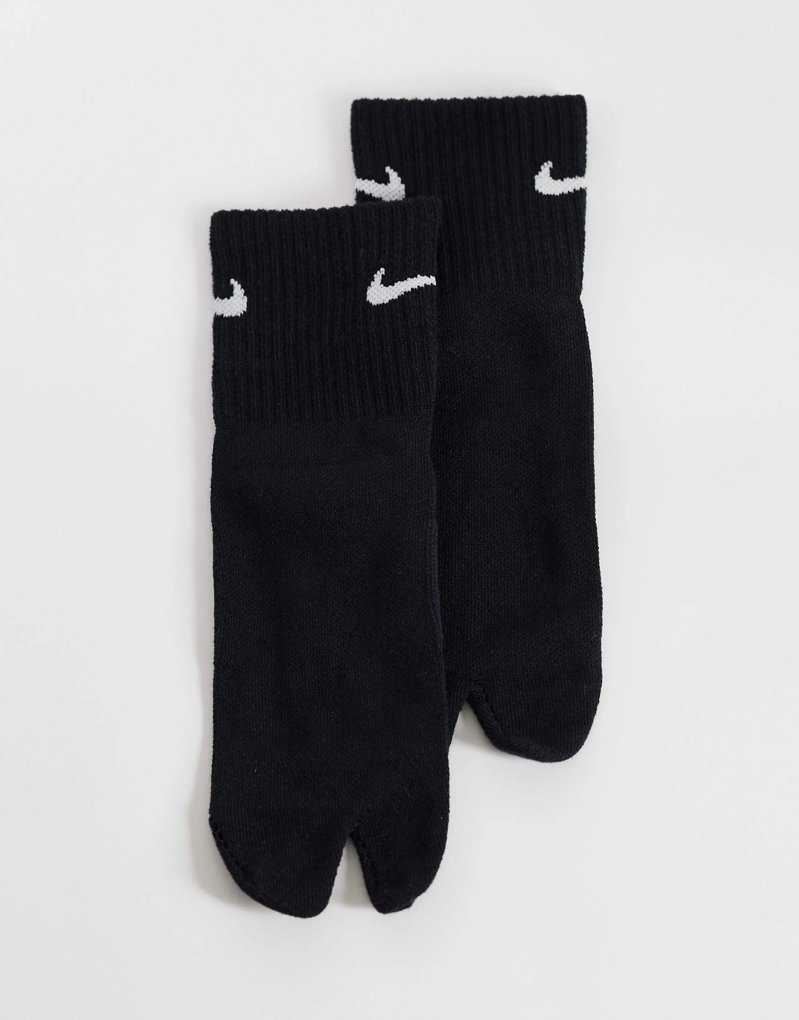 Nike Everyday Plus lightweight tabi ankle socks in black  