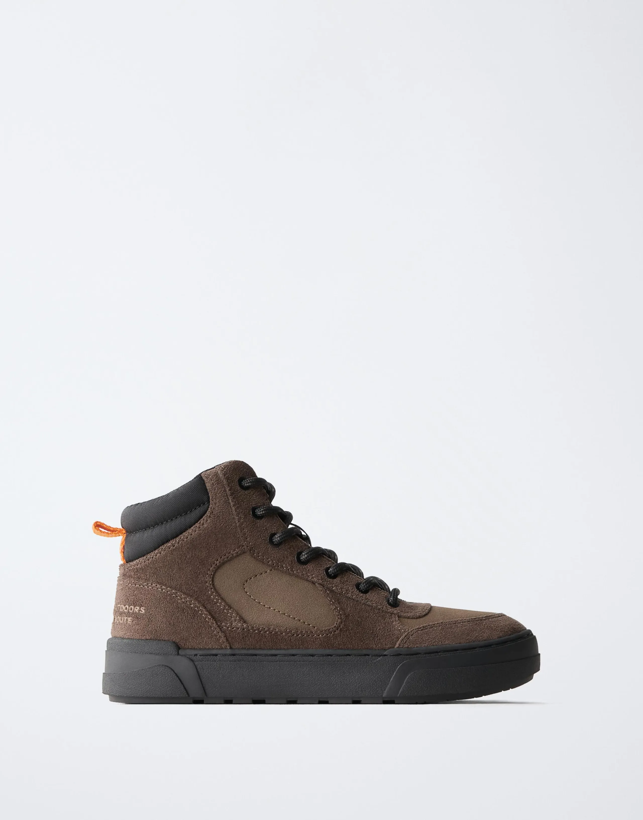 HIGH-TOP SNEAKERS WITH PIECES
