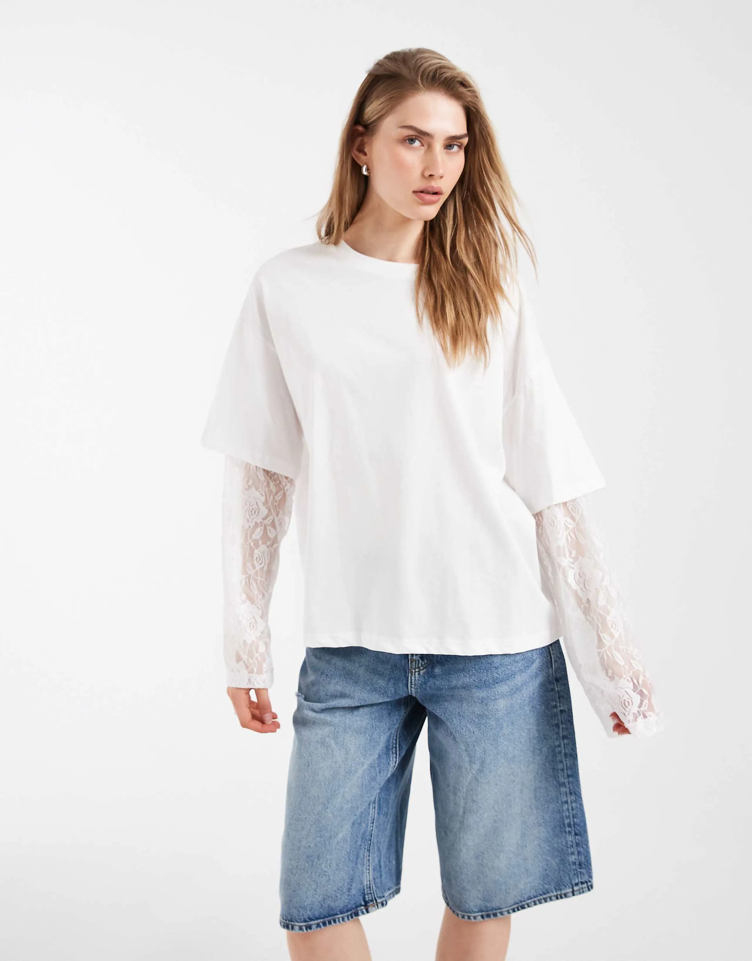 Bronze snake oversized T-shirt with lace underlay in white