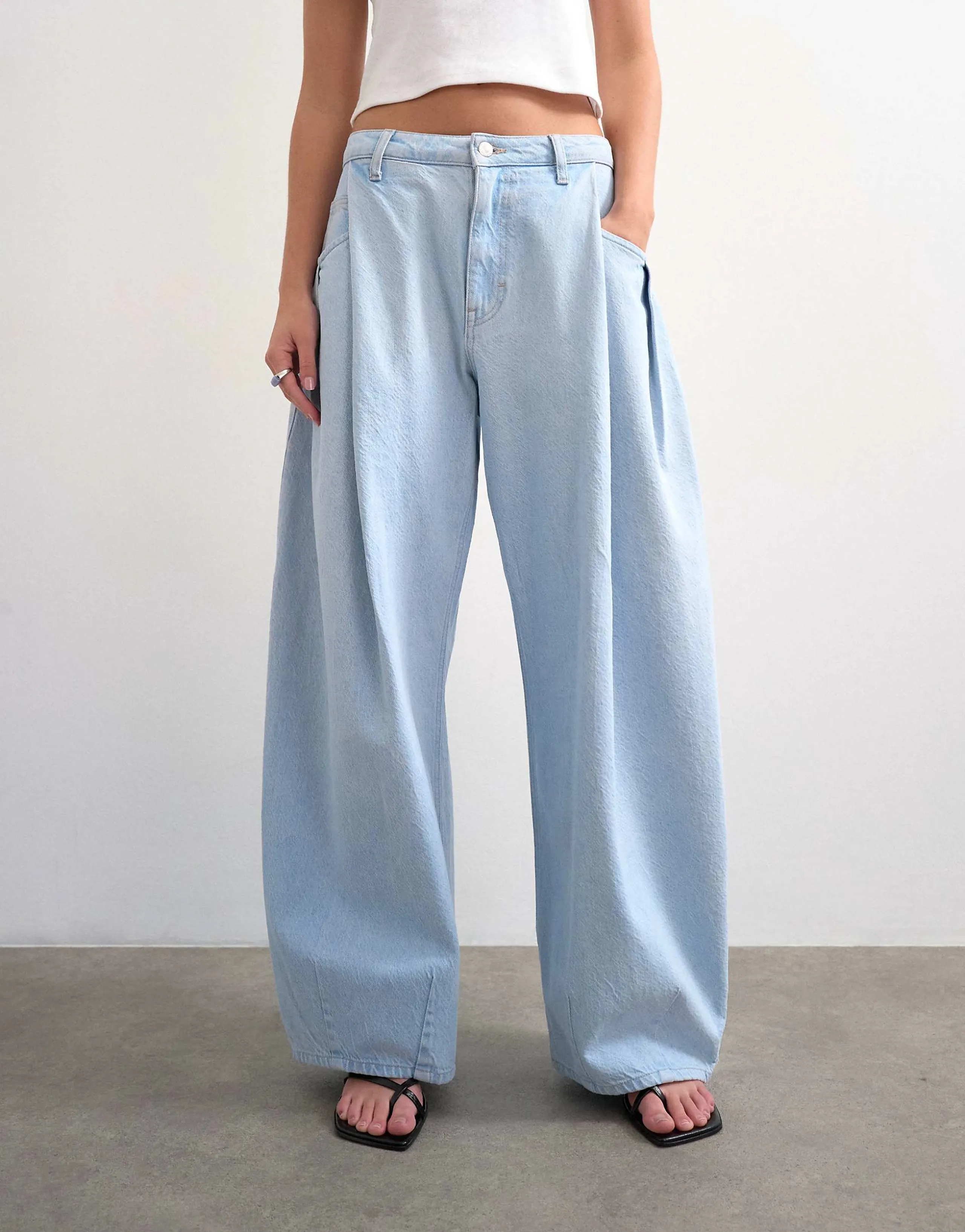 Topshop Cocoon mid rise barrel jeans in super bleach