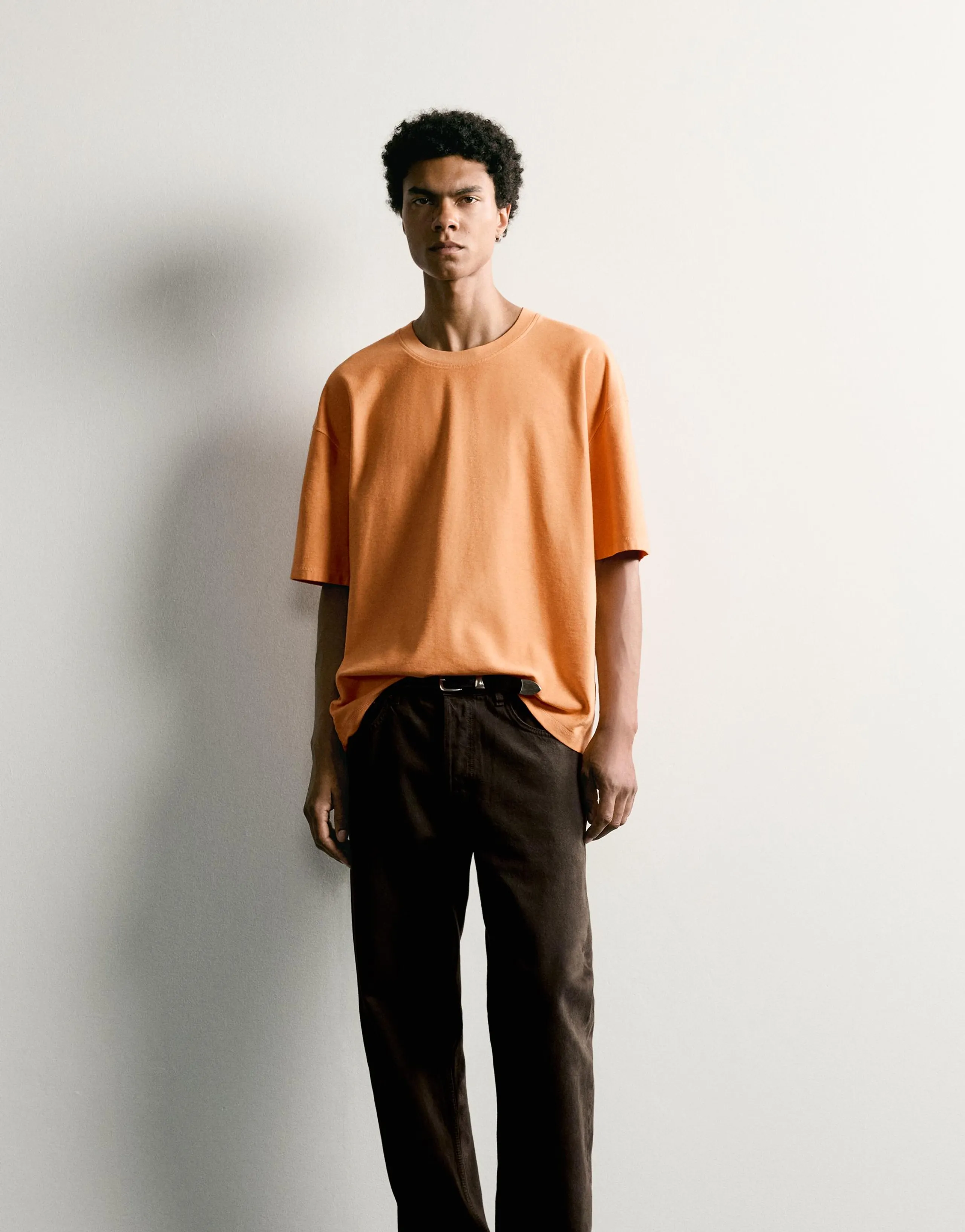 RELAXED FIT SEAM DETAIL T-SHIRT