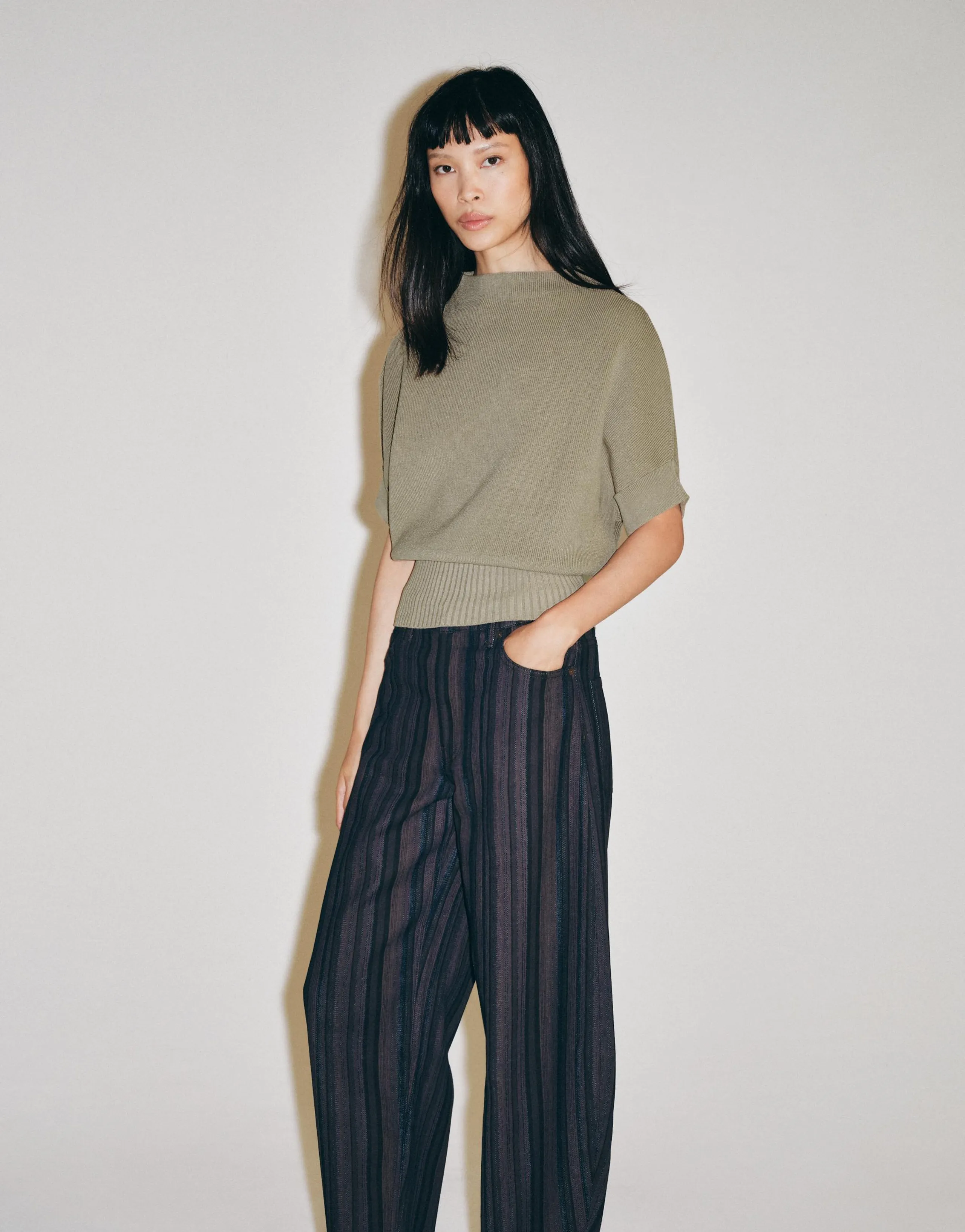 FITTED WAIST KNIT TOP