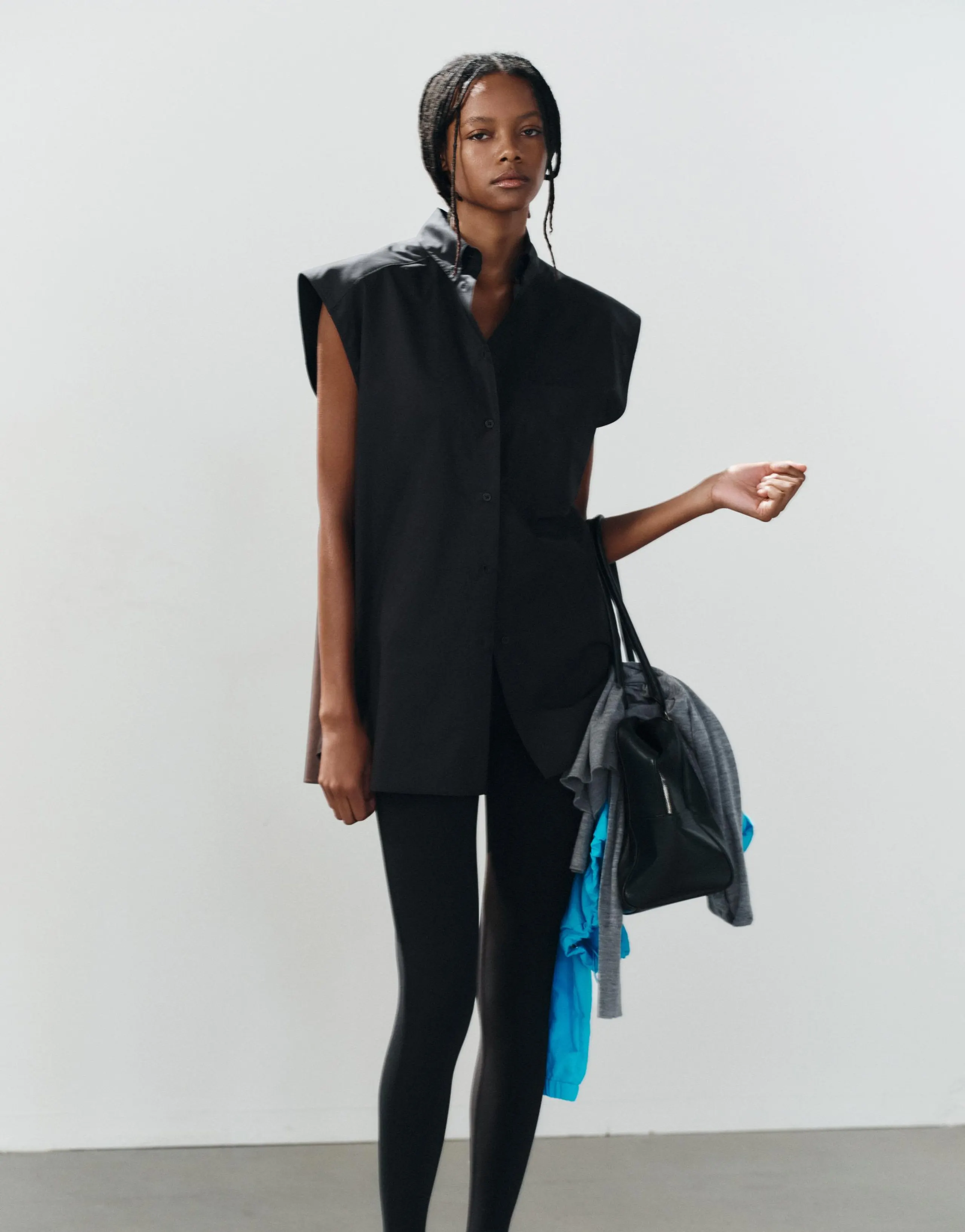 SLEEVELESS POPLIN SHIRT