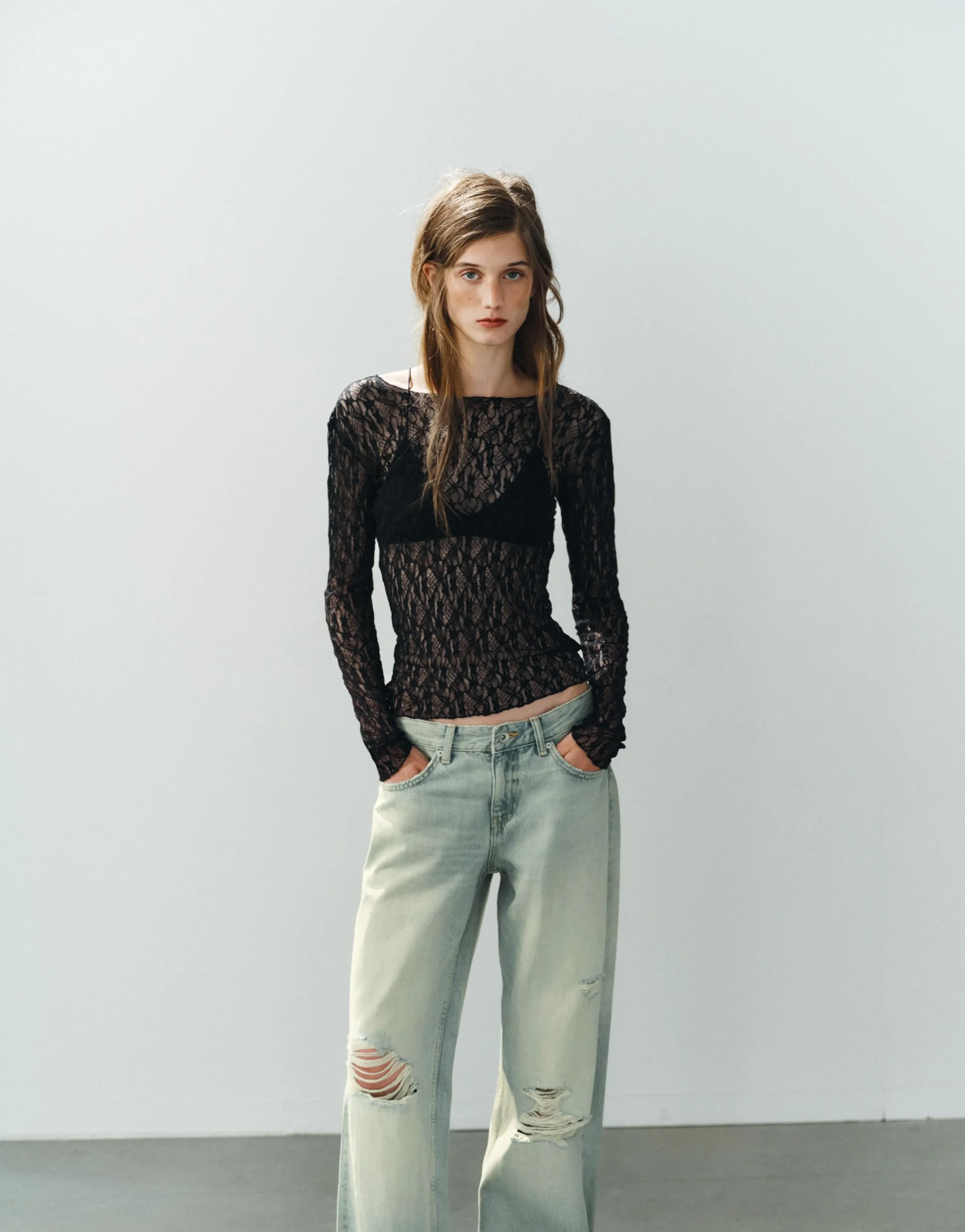 LACE LONG SLEEVE TOP