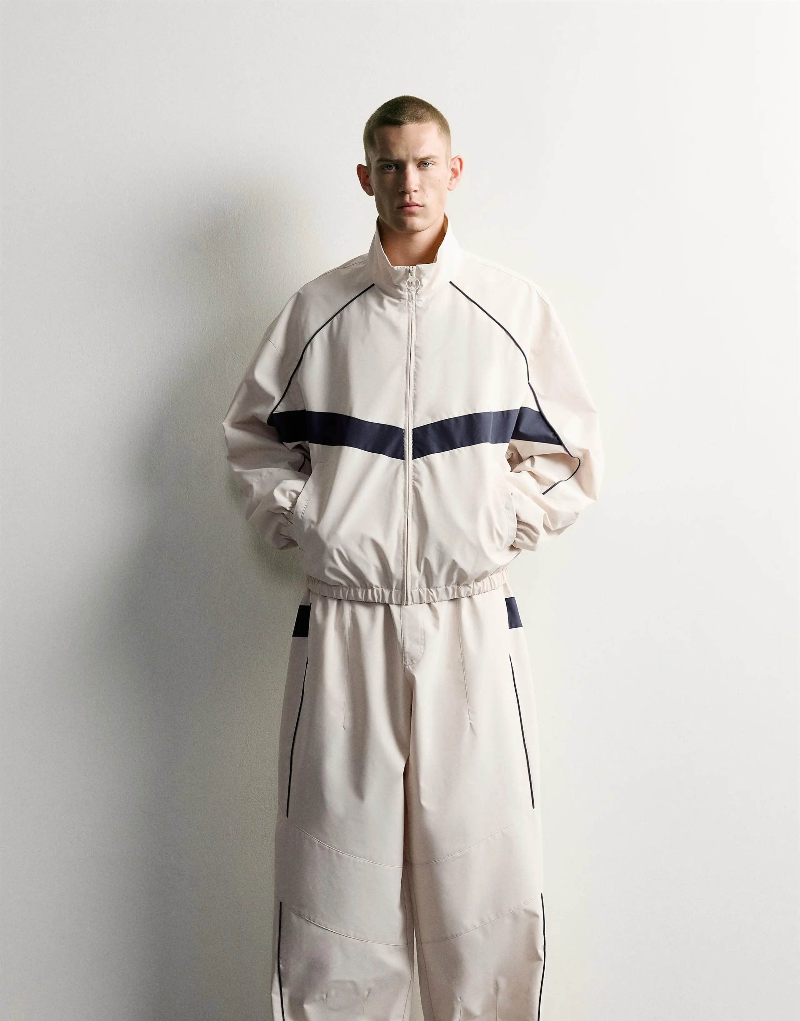 WATER-REPELLENT TECHNICAL CONTRAST TROUSERS