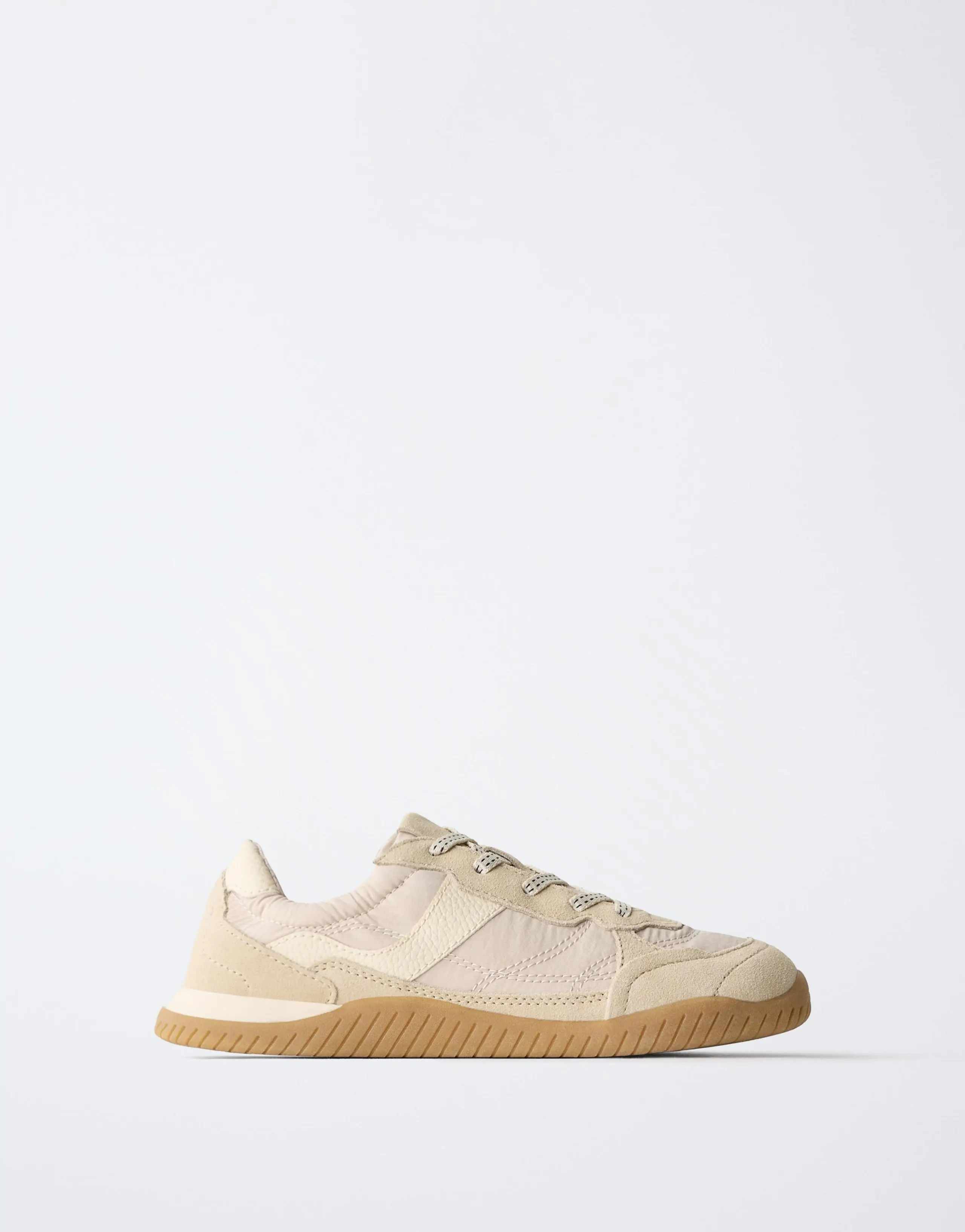 BAREFOOT CONTRAST TRAINERS