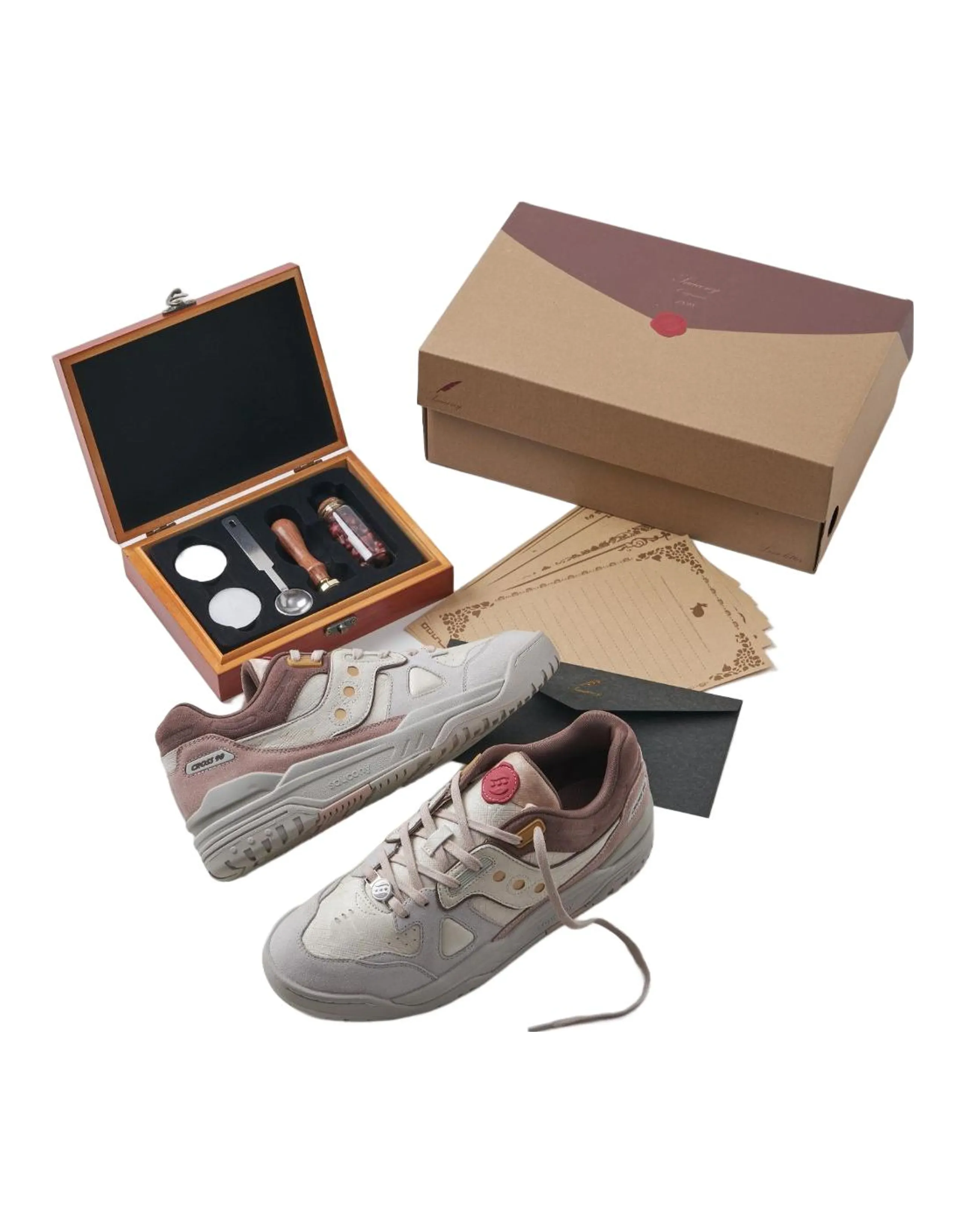 Saucony Cross 90 Anti Slip Wear Resistant Low Top Skateboard Shoes Unisex Coffee Envelope Set
